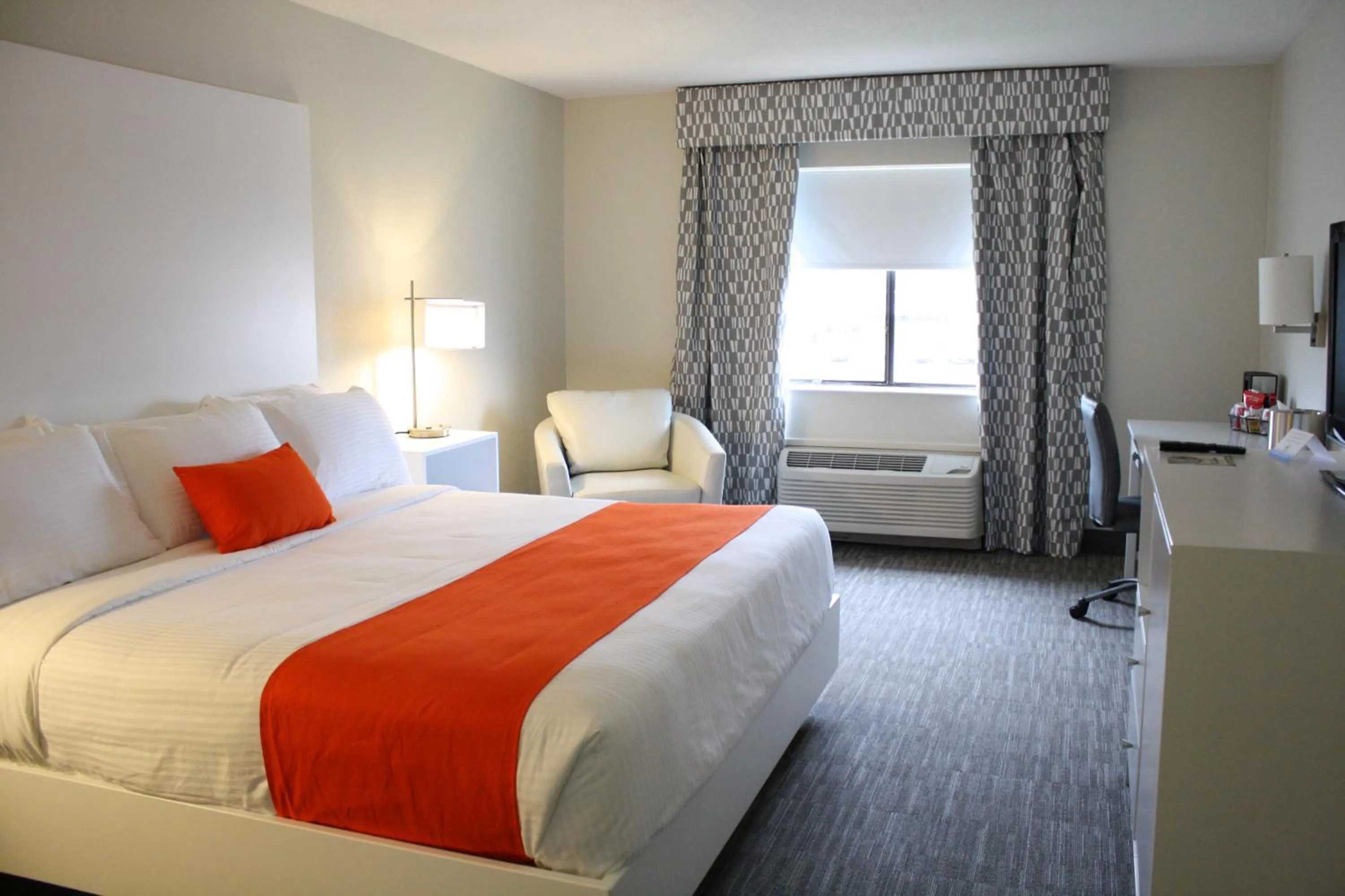 Bedroom, Bed in Schoenbrunn Inn