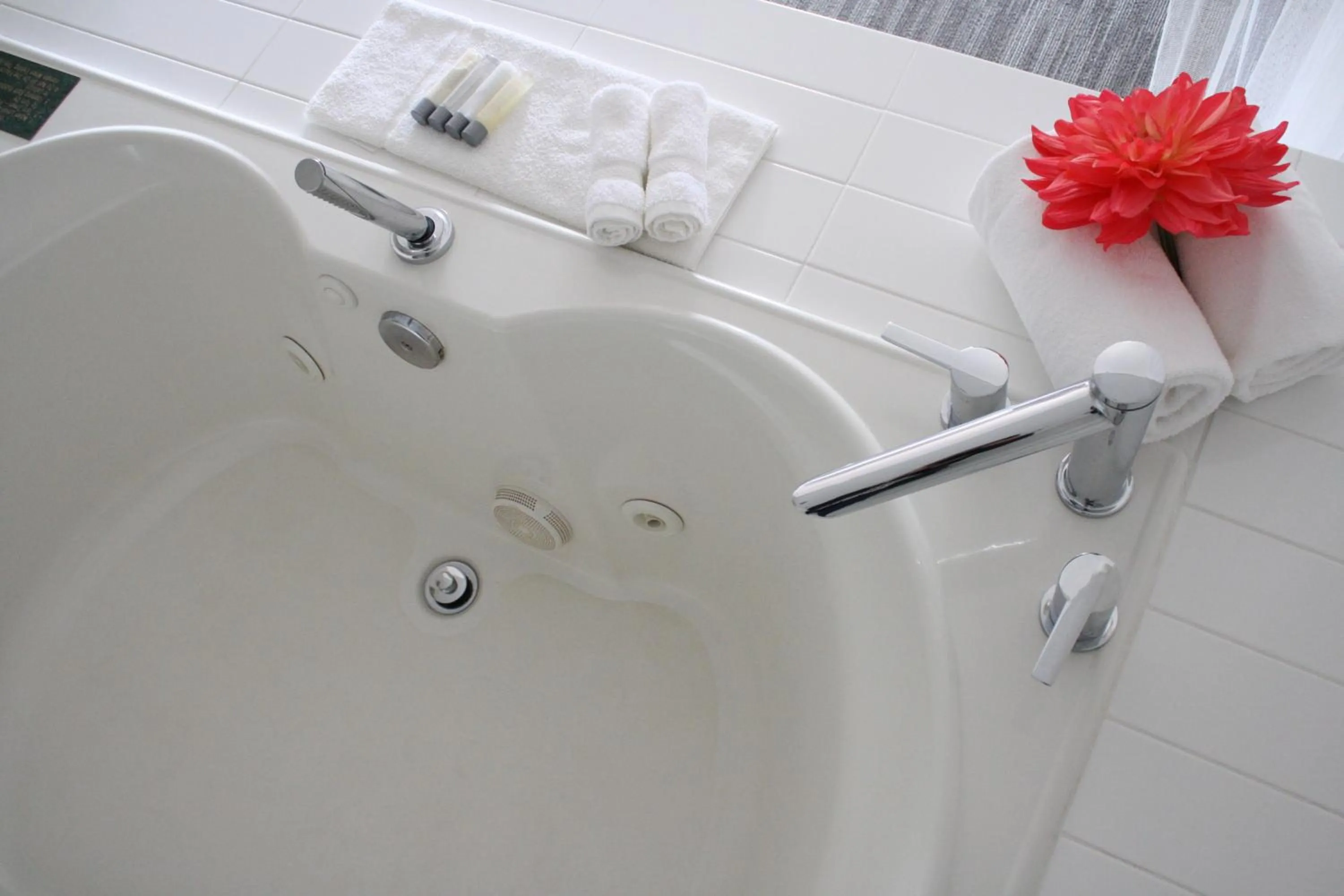 Living room in Schoenbrunn Inn