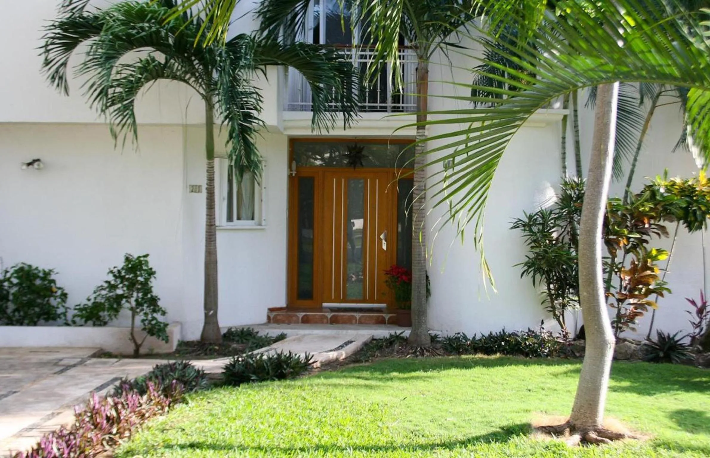 Property building in Casa Mi Tesoro