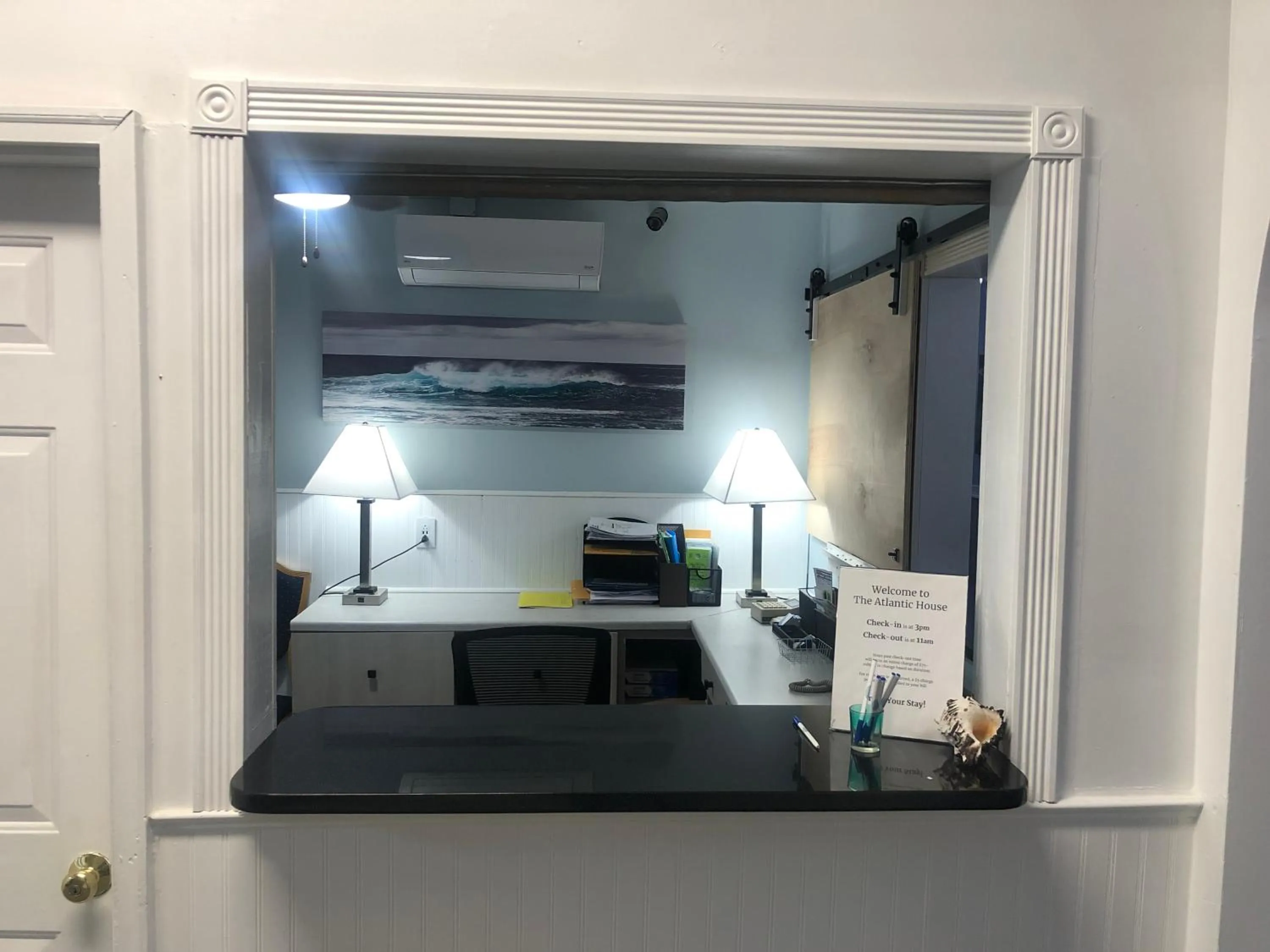 Facade/entrance, Bed in The Atlantic House