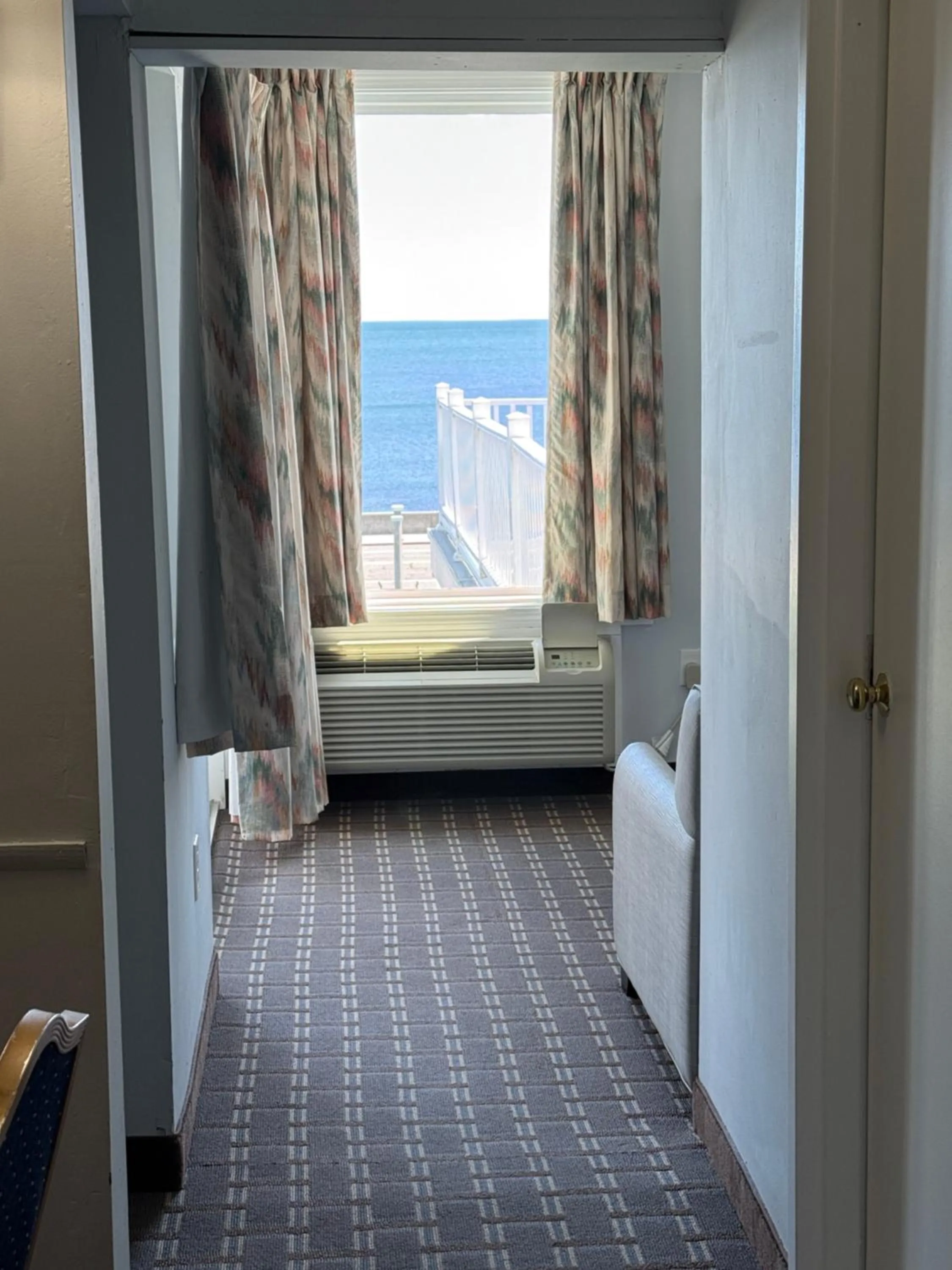 Seating area, Bed in The Atlantic House