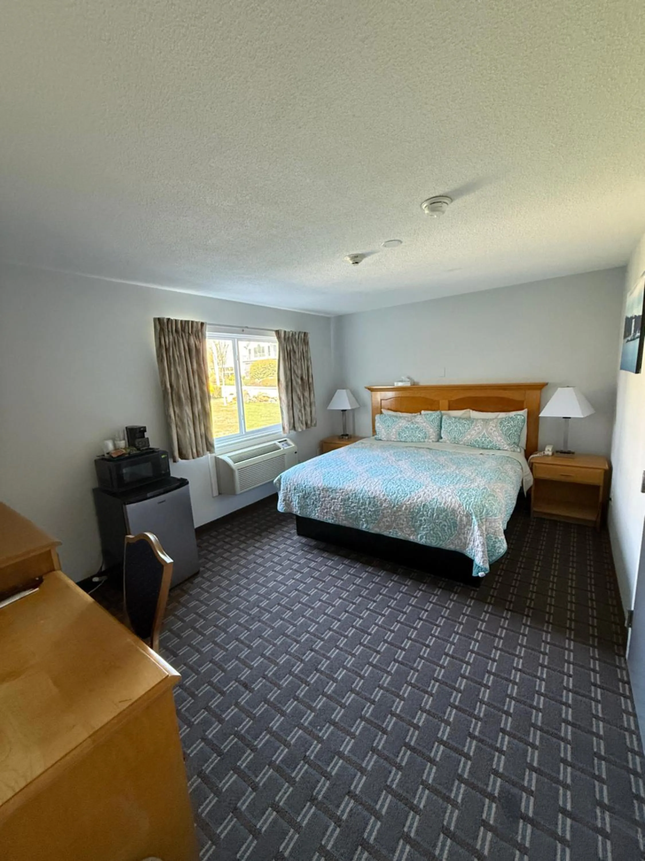 Photo of the whole room, Bed in The Atlantic House