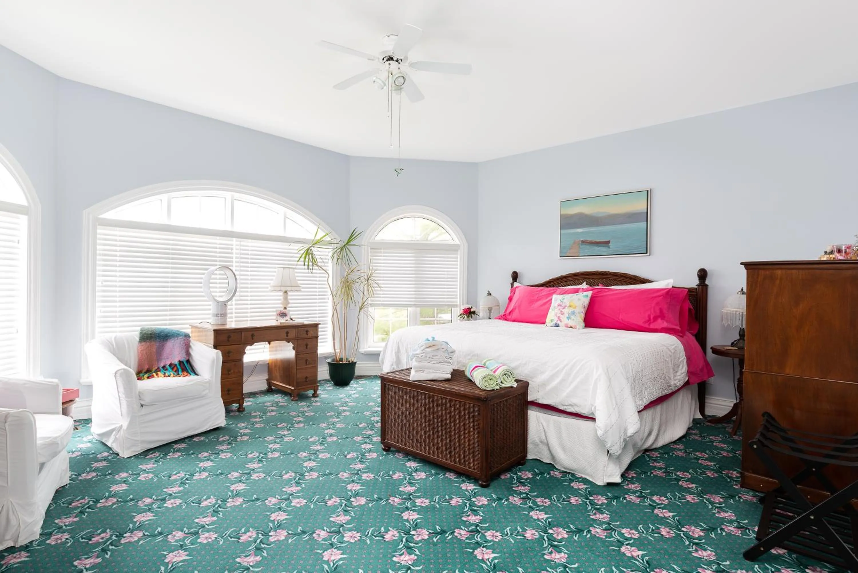 Photo of the whole room, Bed in Greystone on Golden Lake