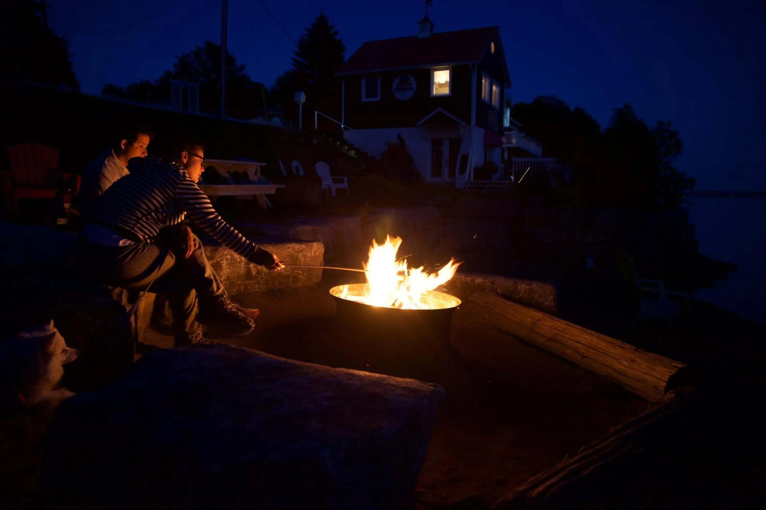 Communal lounge/ TV room in Greystone on Golden Lake