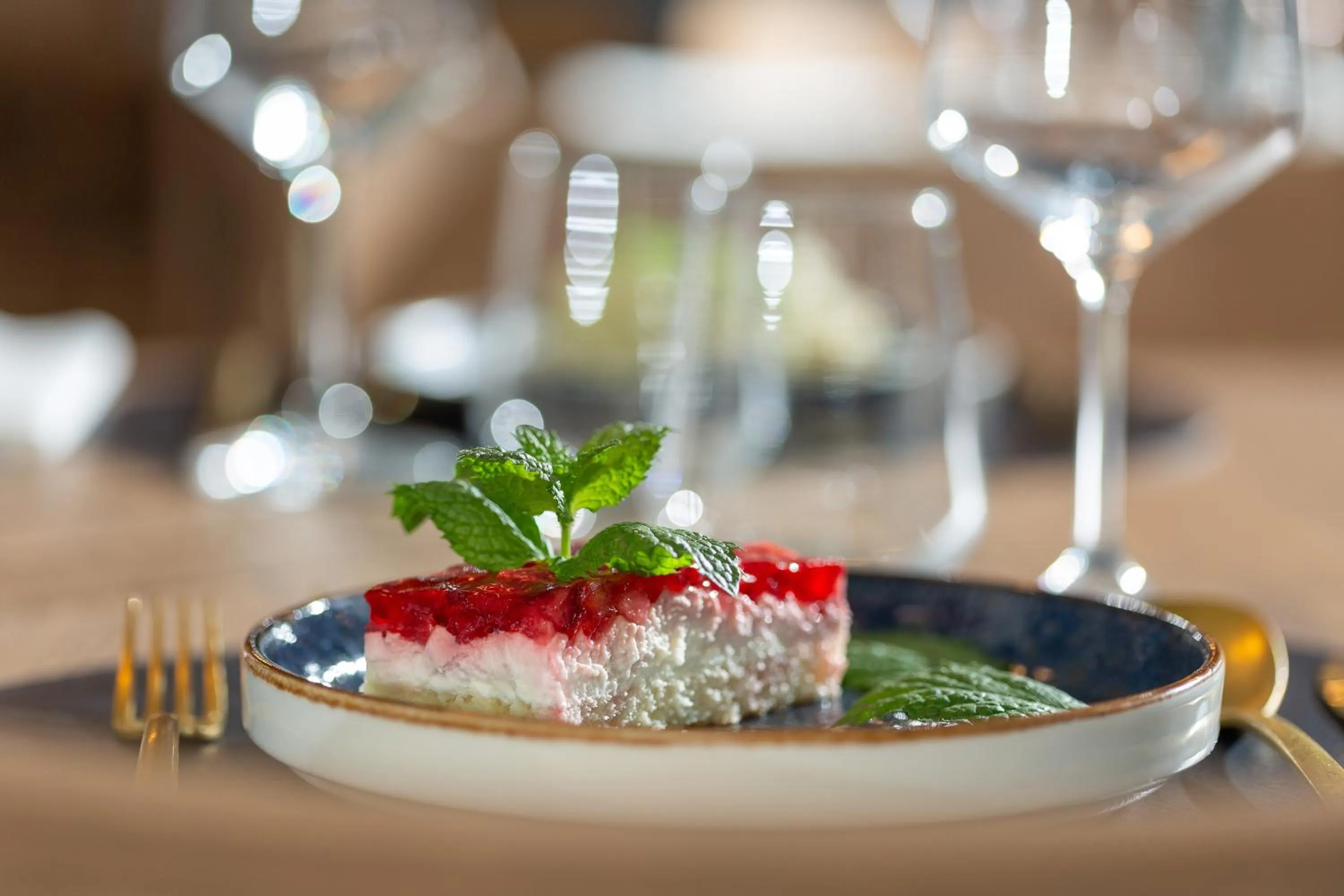 Restaurant/places to eat in SeeSea Hotel