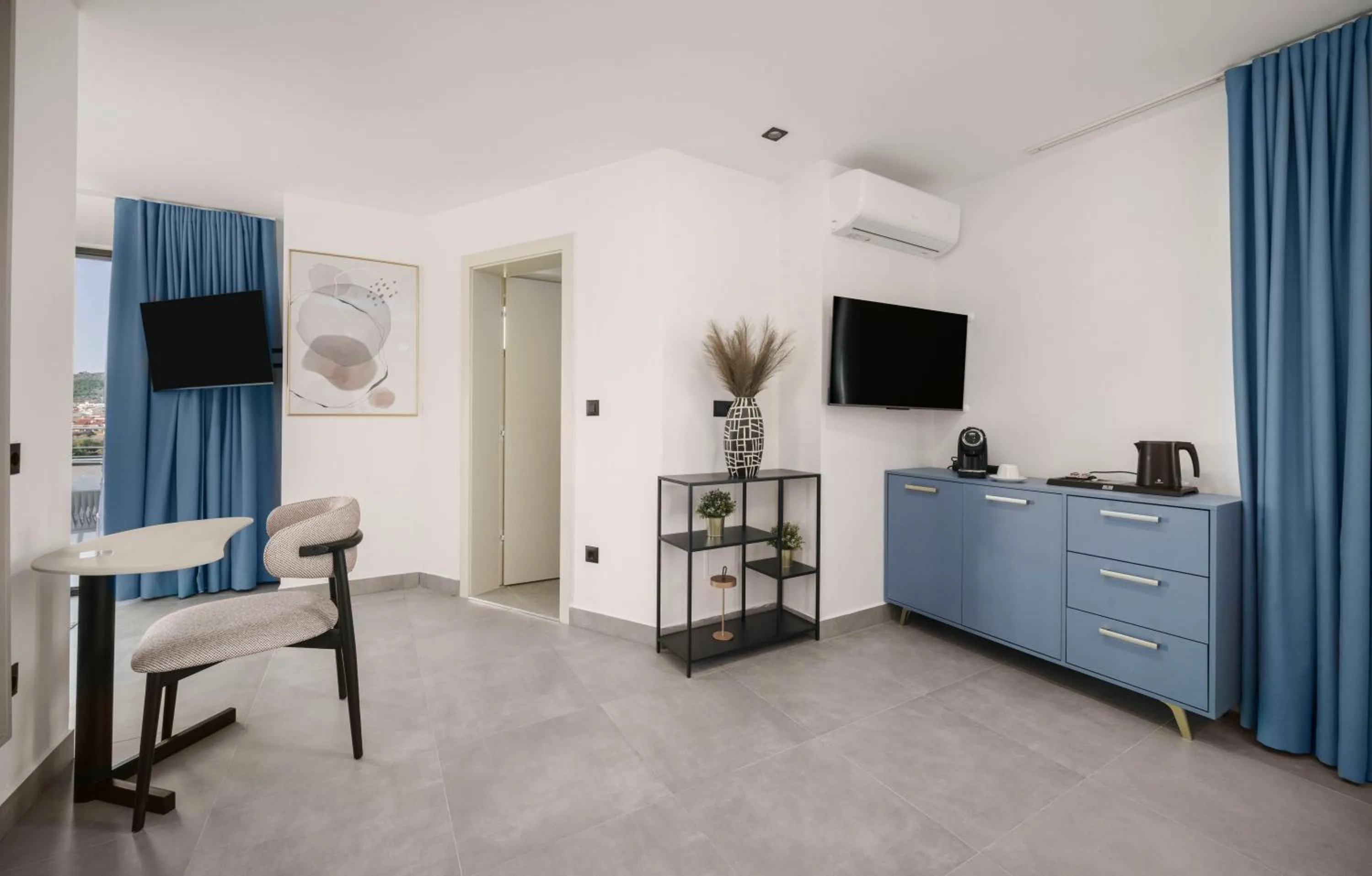 TV and multimedia in SeeSea Hotel