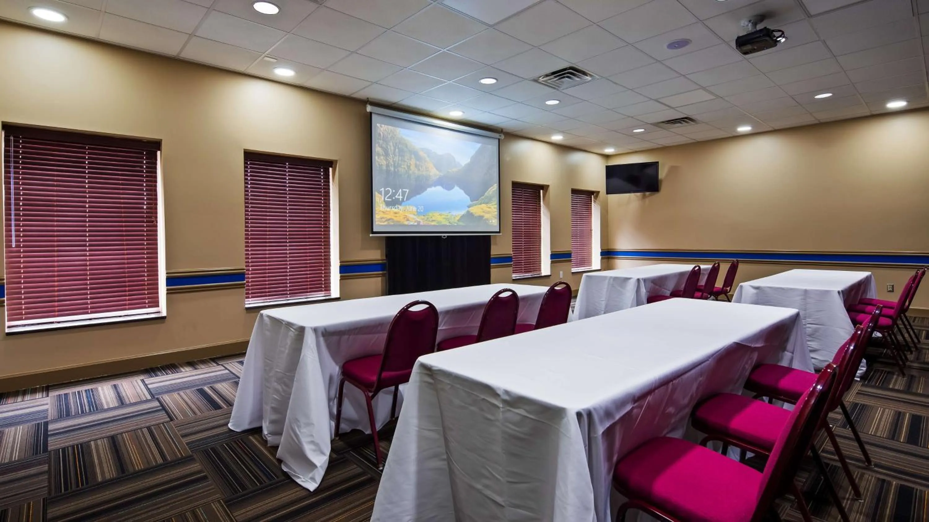 Meeting/conference room in SureStay Hotel by Best Western Bardstown General Nelson