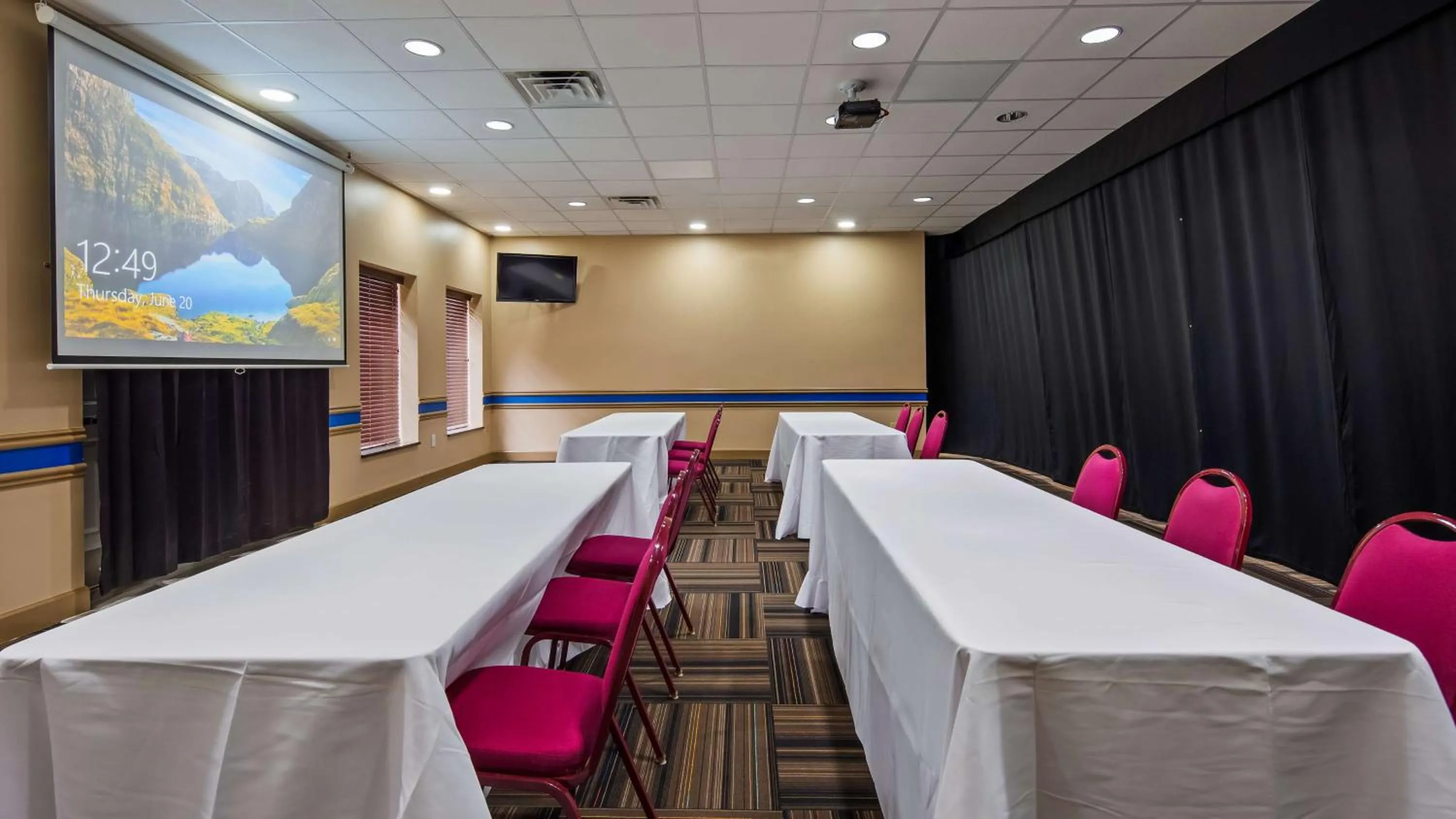 Meeting/conference room in SureStay Hotel by Best Western Bardstown General Nelson