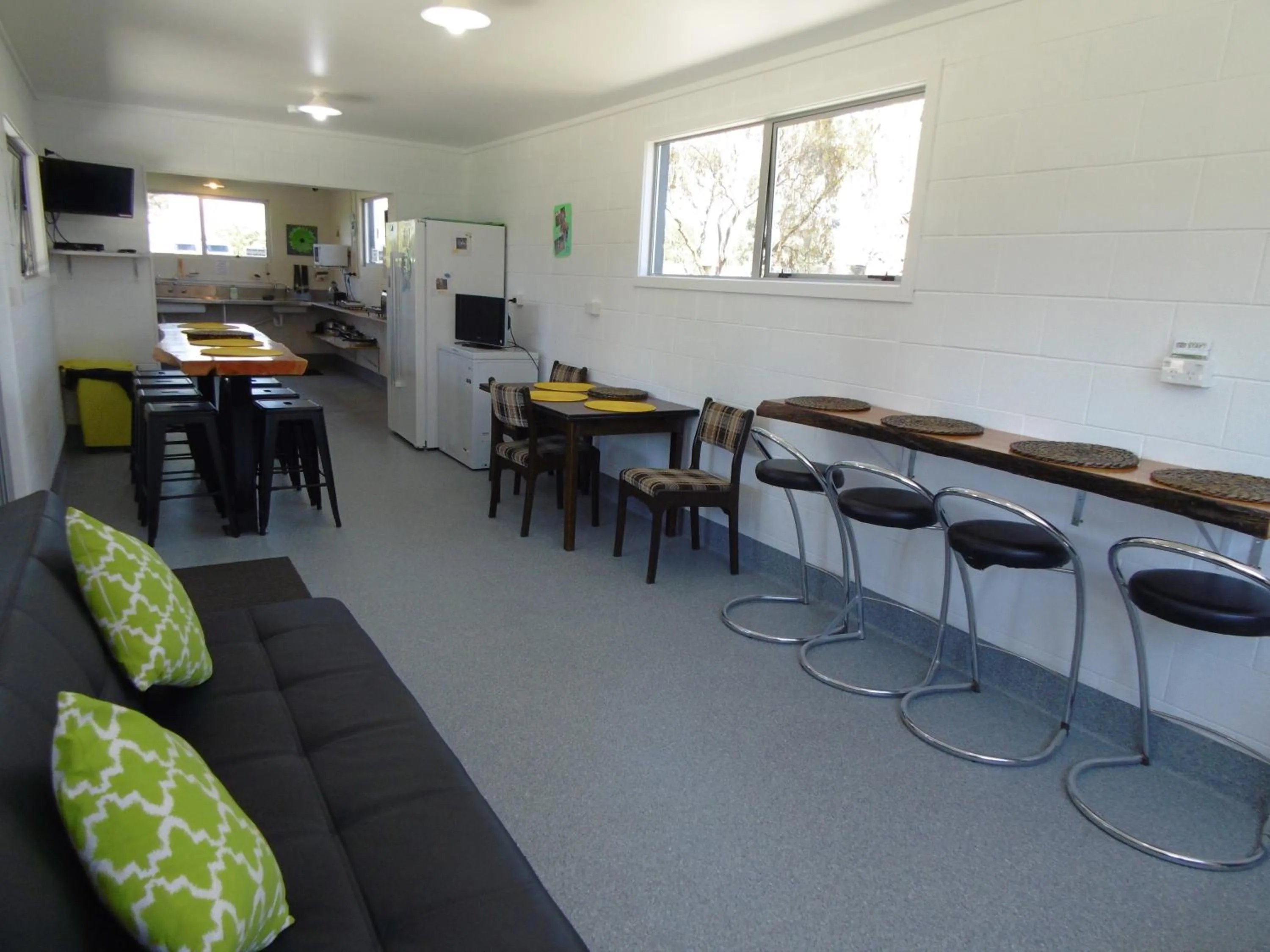 Communal lounge/ TV room in Glenavys Waitaki River Motor Camp