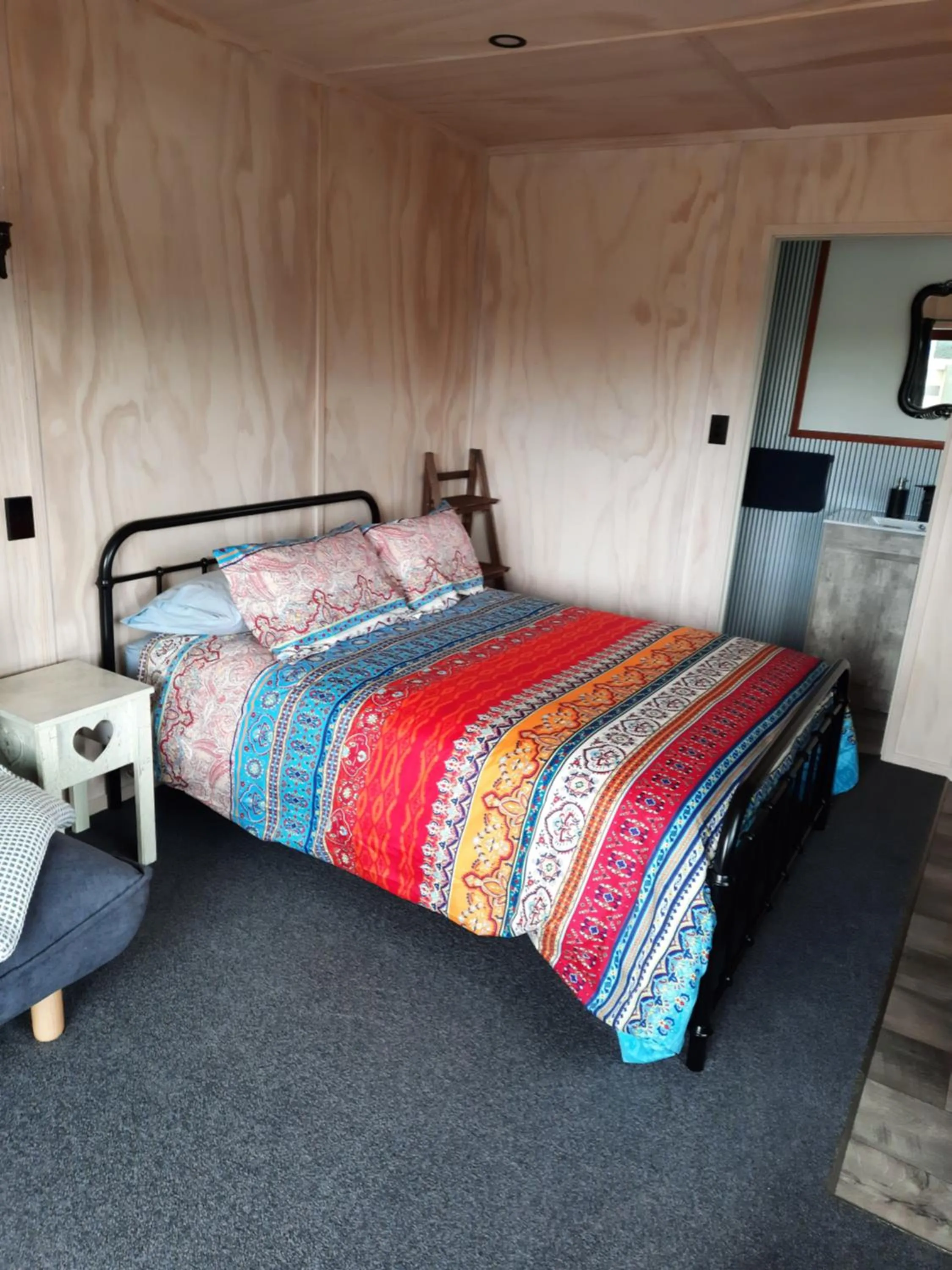 Bed in Glenavys Waitaki River Motor Camp