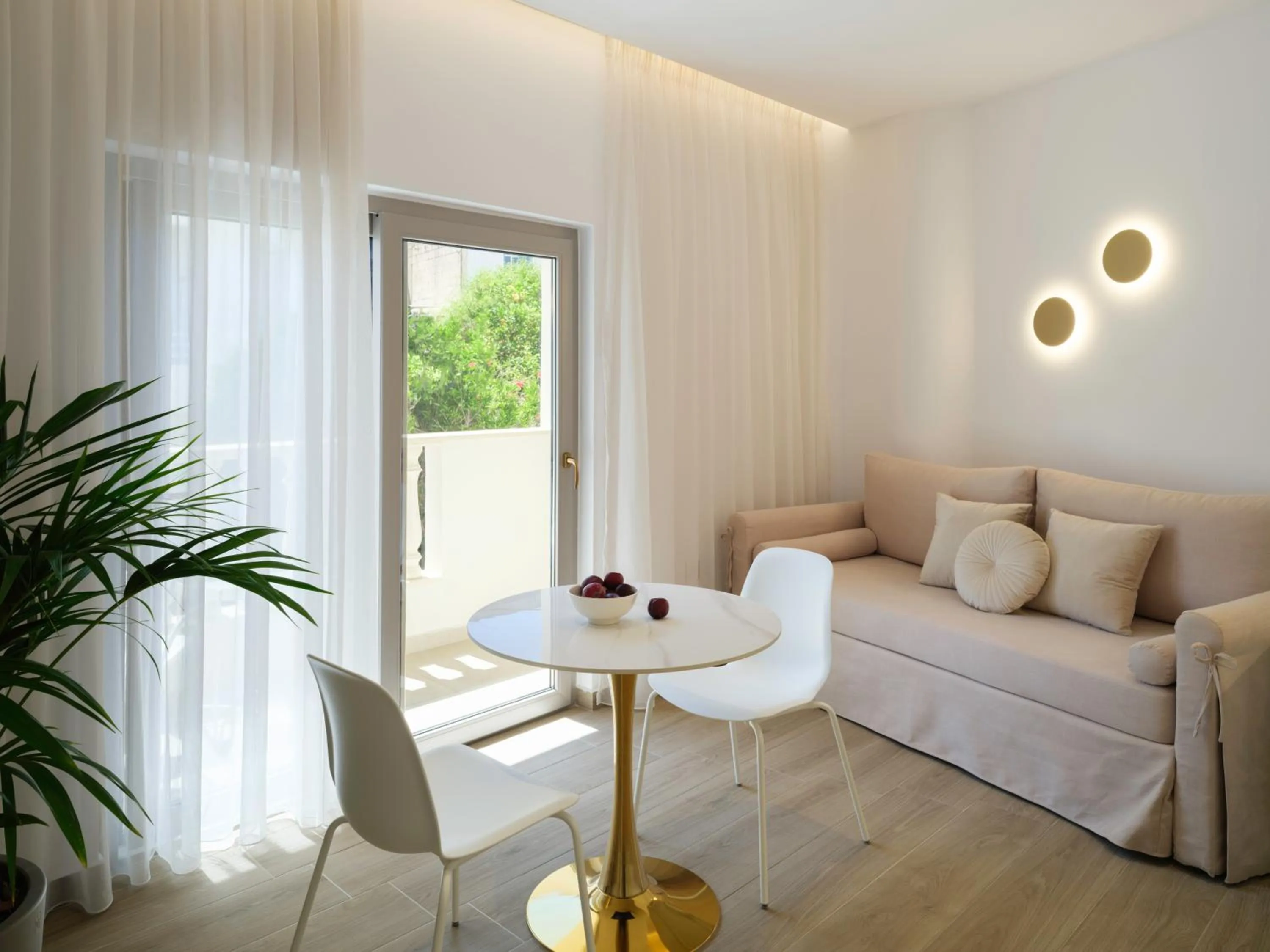 Living room in Golden Luxury Suites