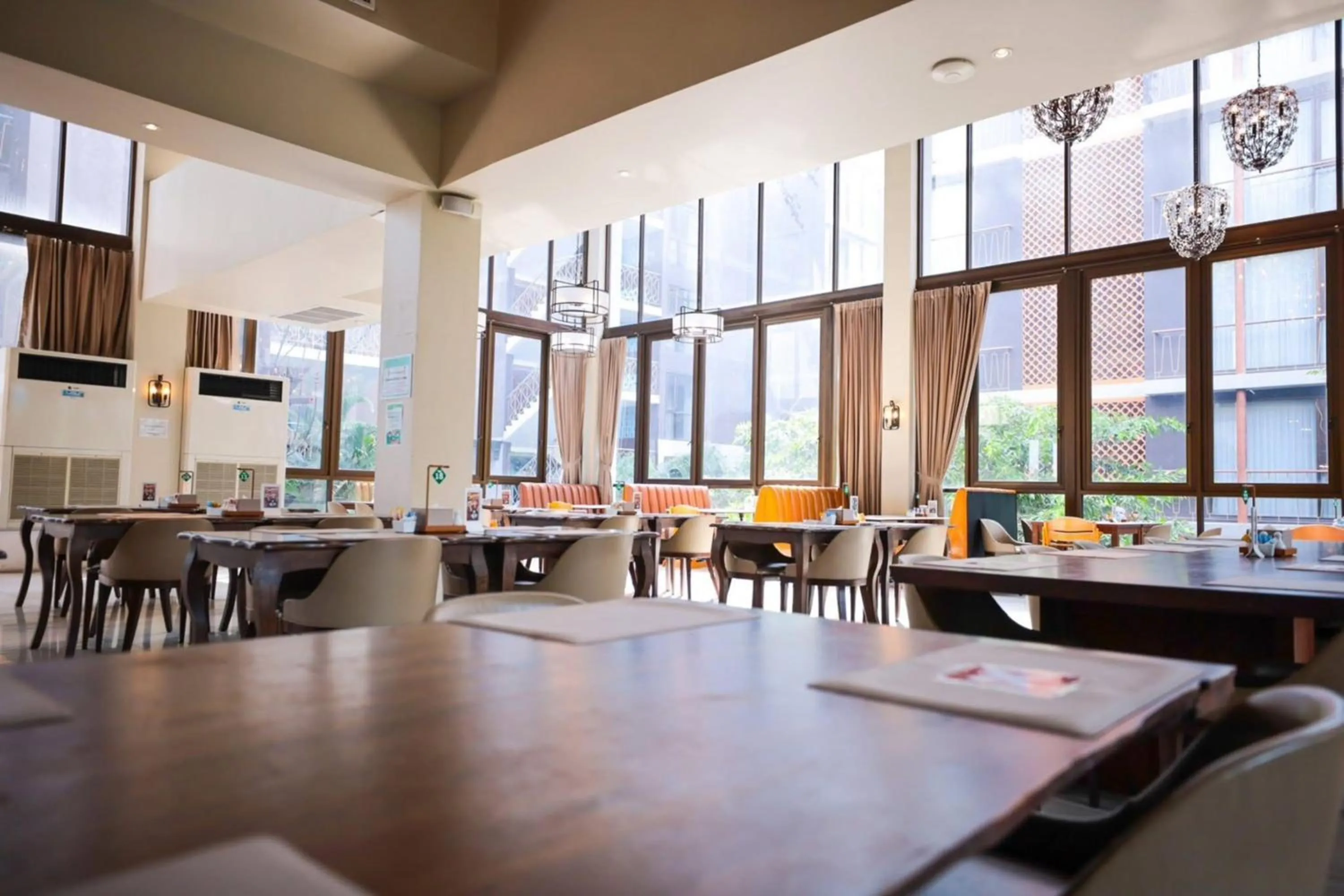 Restaurant/places to eat in Balcony Courtyard Sriracha Hotel & Serviced Apartments