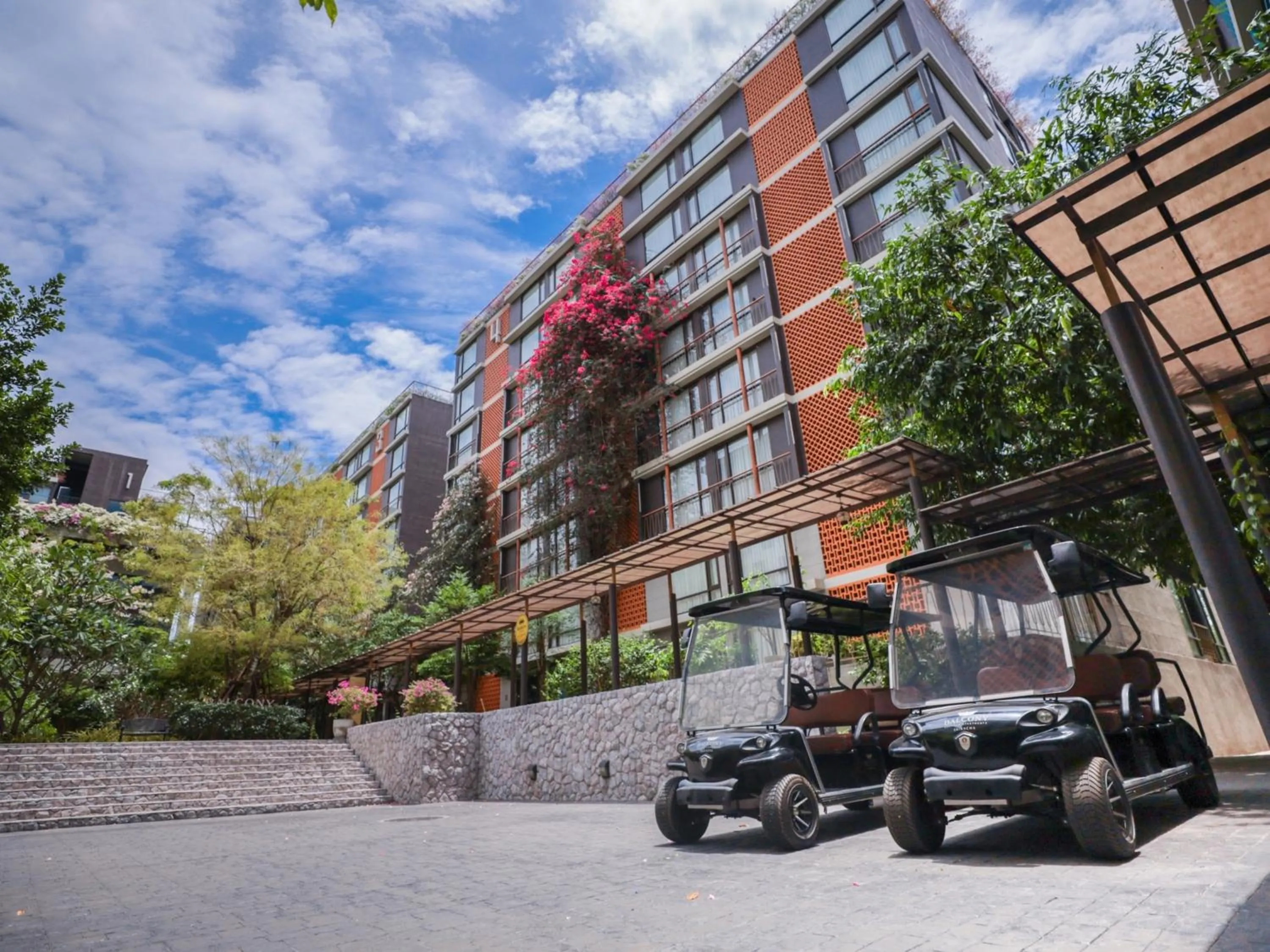 Property building in Balcony Courtyard Sriracha Hotel & Serviced Apartments