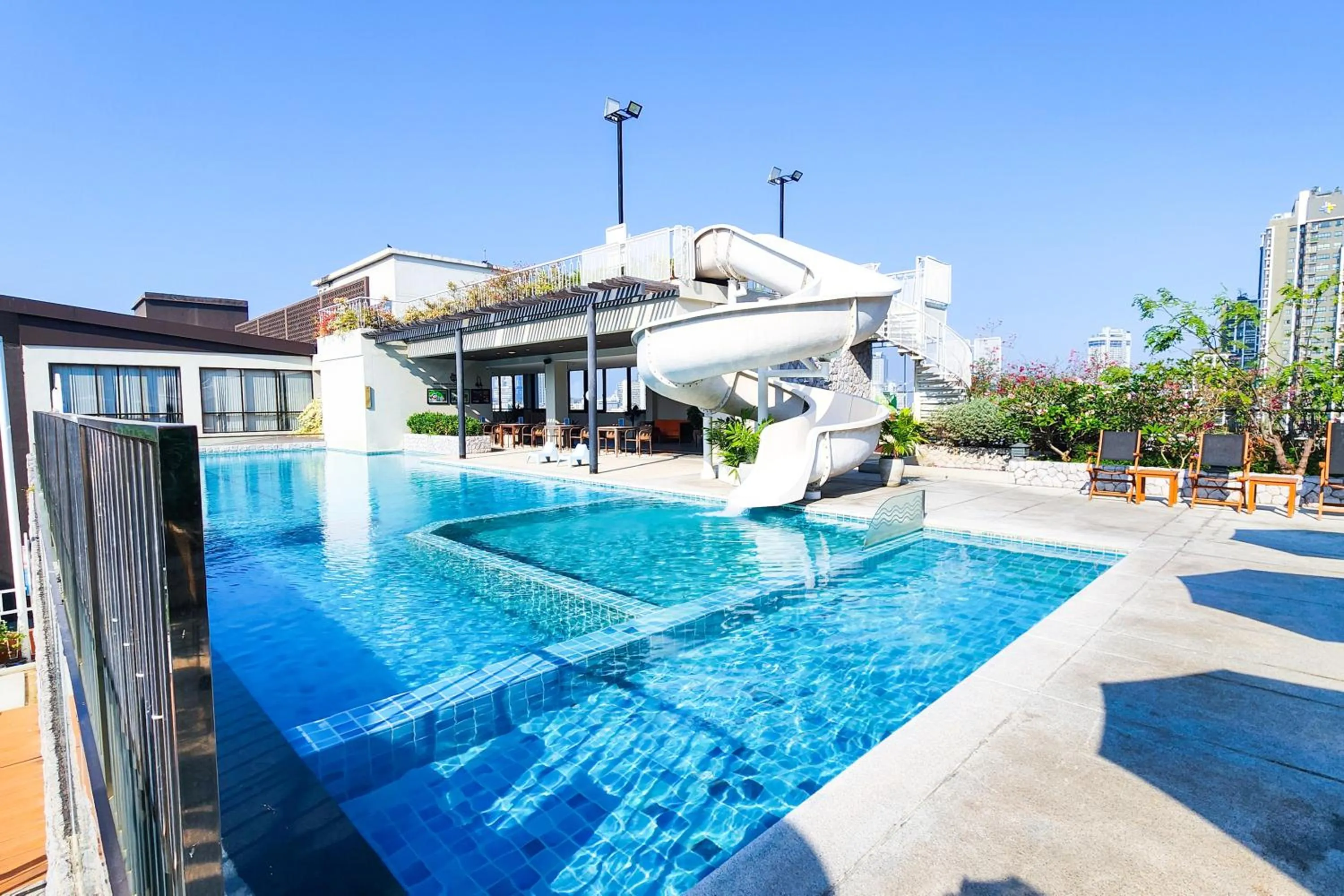 Swimming pool in Balcony Courtyard Sriracha Hotel & Serviced Apartments