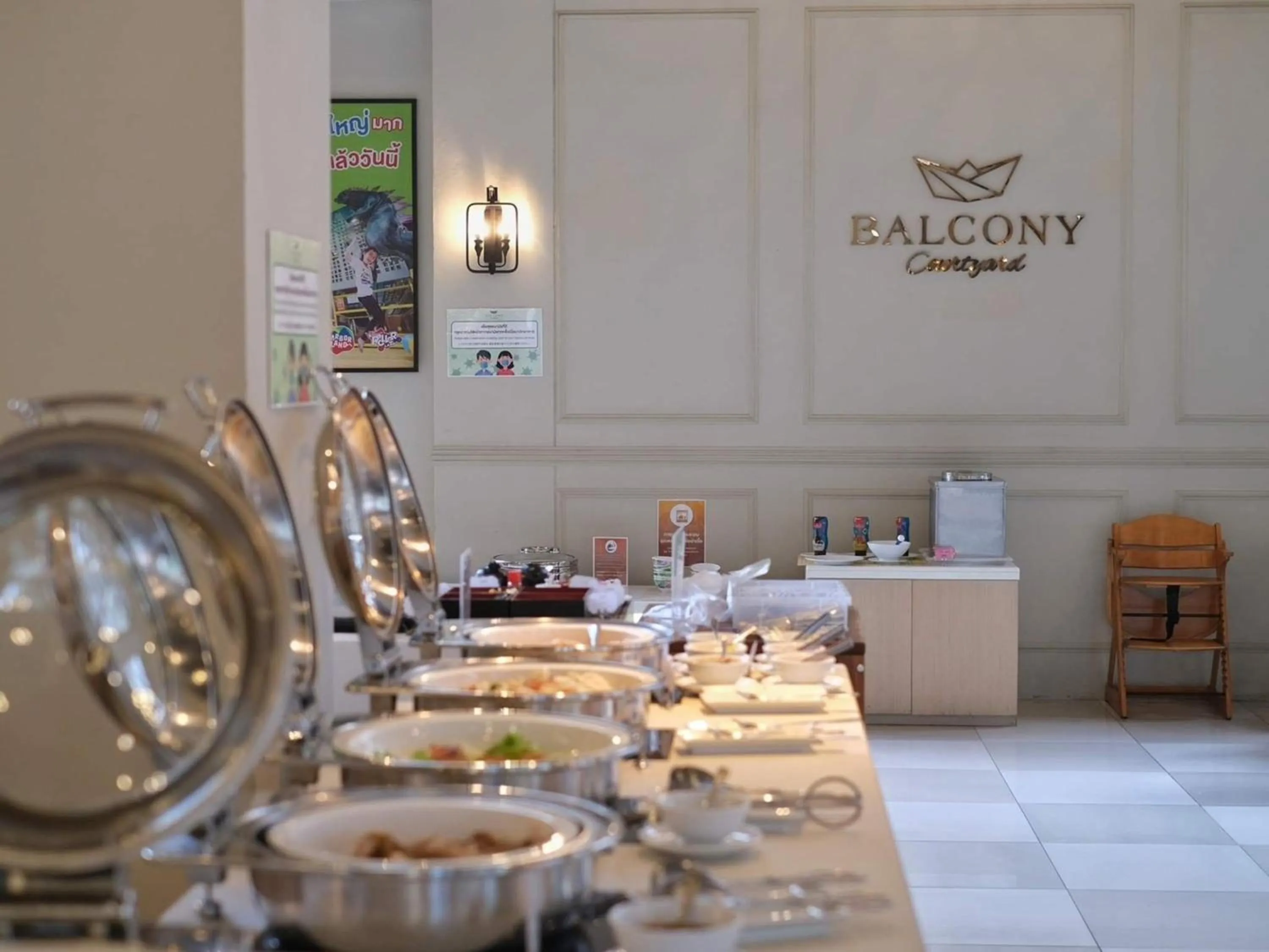 Restaurant/places to eat in Balcony Courtyard Sriracha Hotel & Serviced Apartments