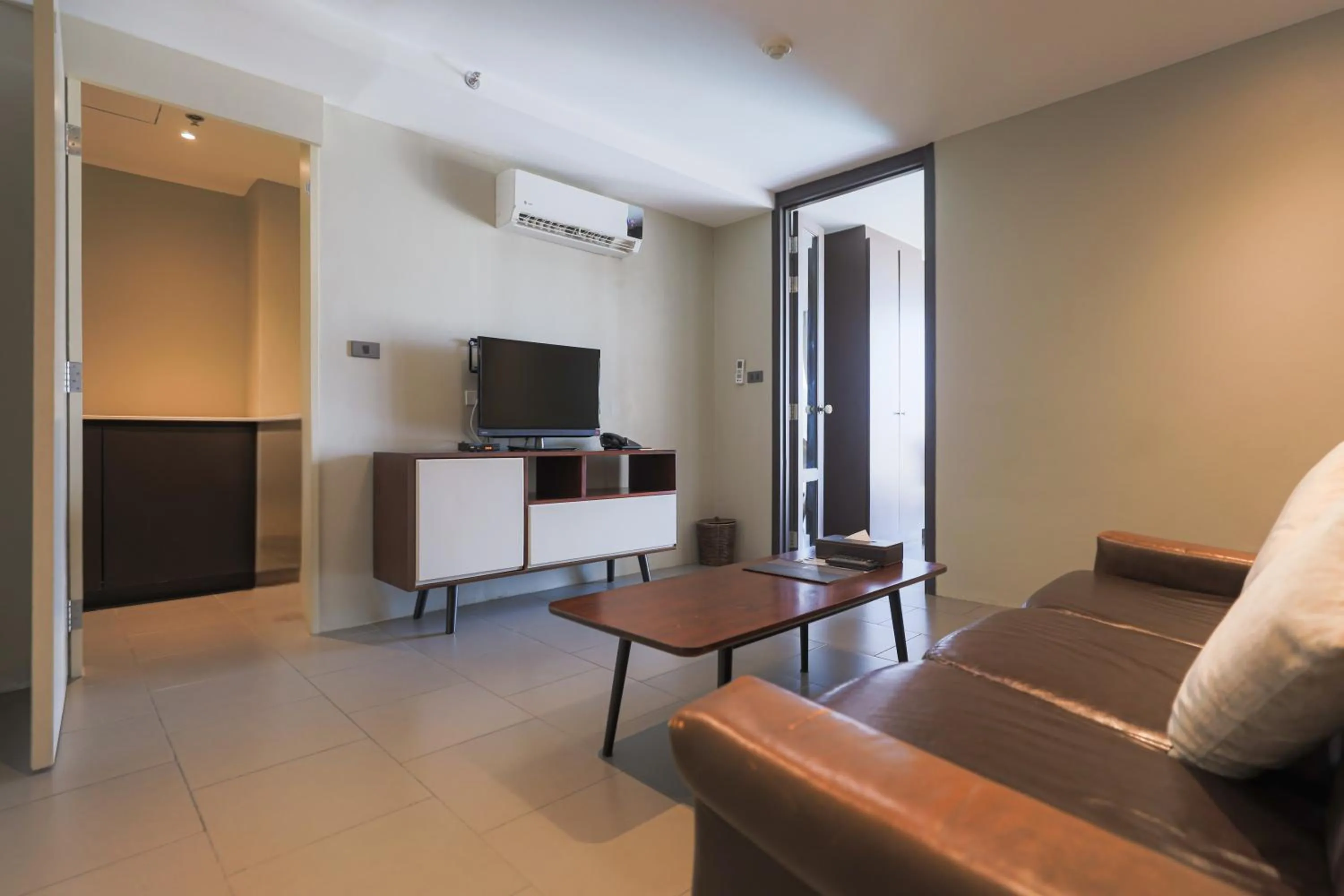TV and multimedia in Balcony Courtyard Sriracha Hotel & Serviced Apartments