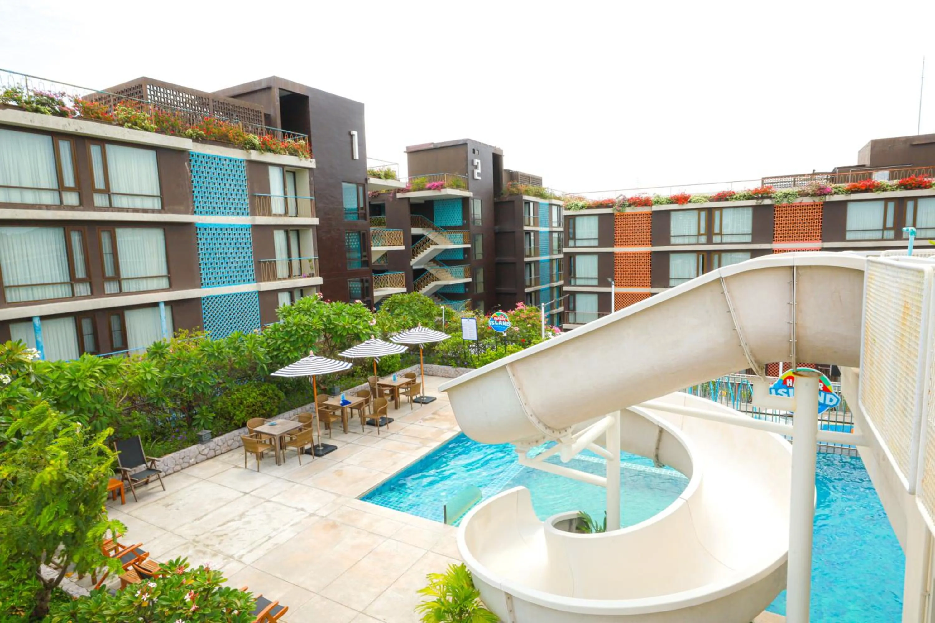 Swimming pool in Balcony Courtyard Sriracha Hotel & Serviced Apartments
