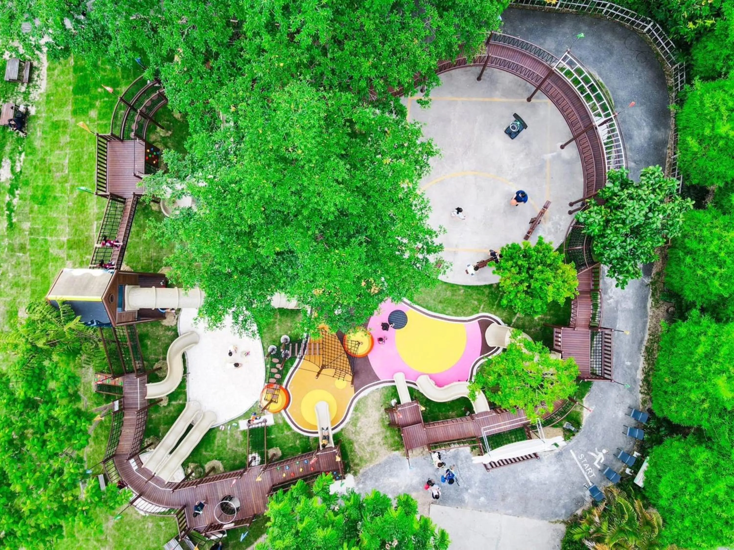 Children play ground in Balcony Courtyard Sriracha Hotel & Serviced Apartments