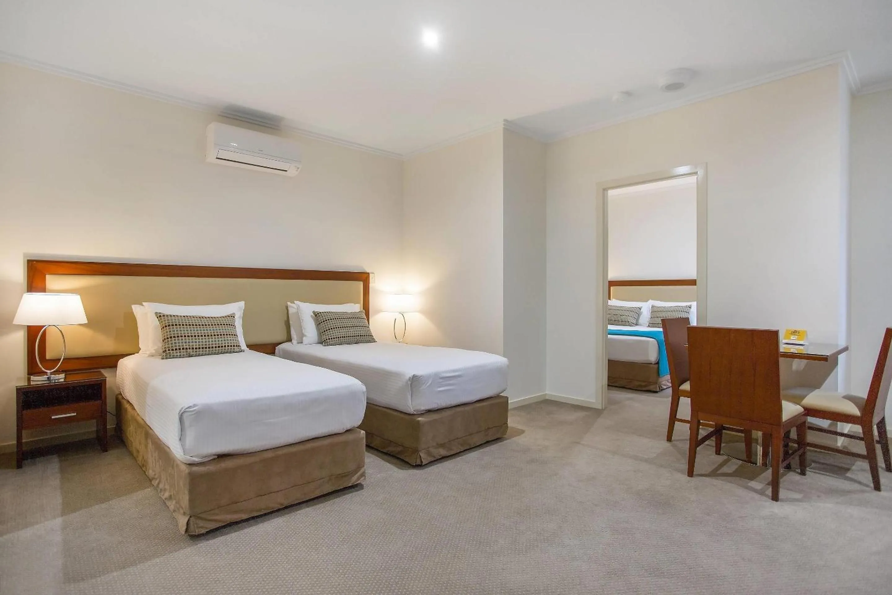 Bedroom, Bed in Quality Hotel Regent Rockhampton