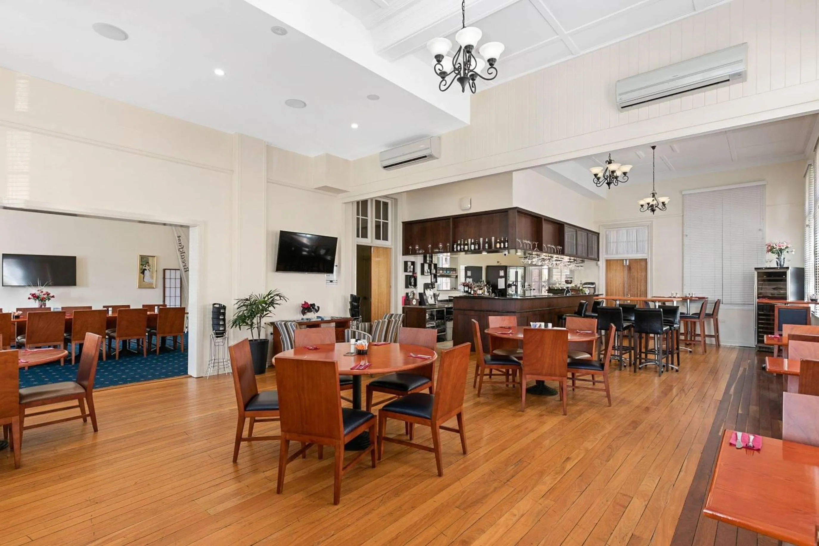 Restaurant/places to eat in Quality Hotel Regent Rockhampton