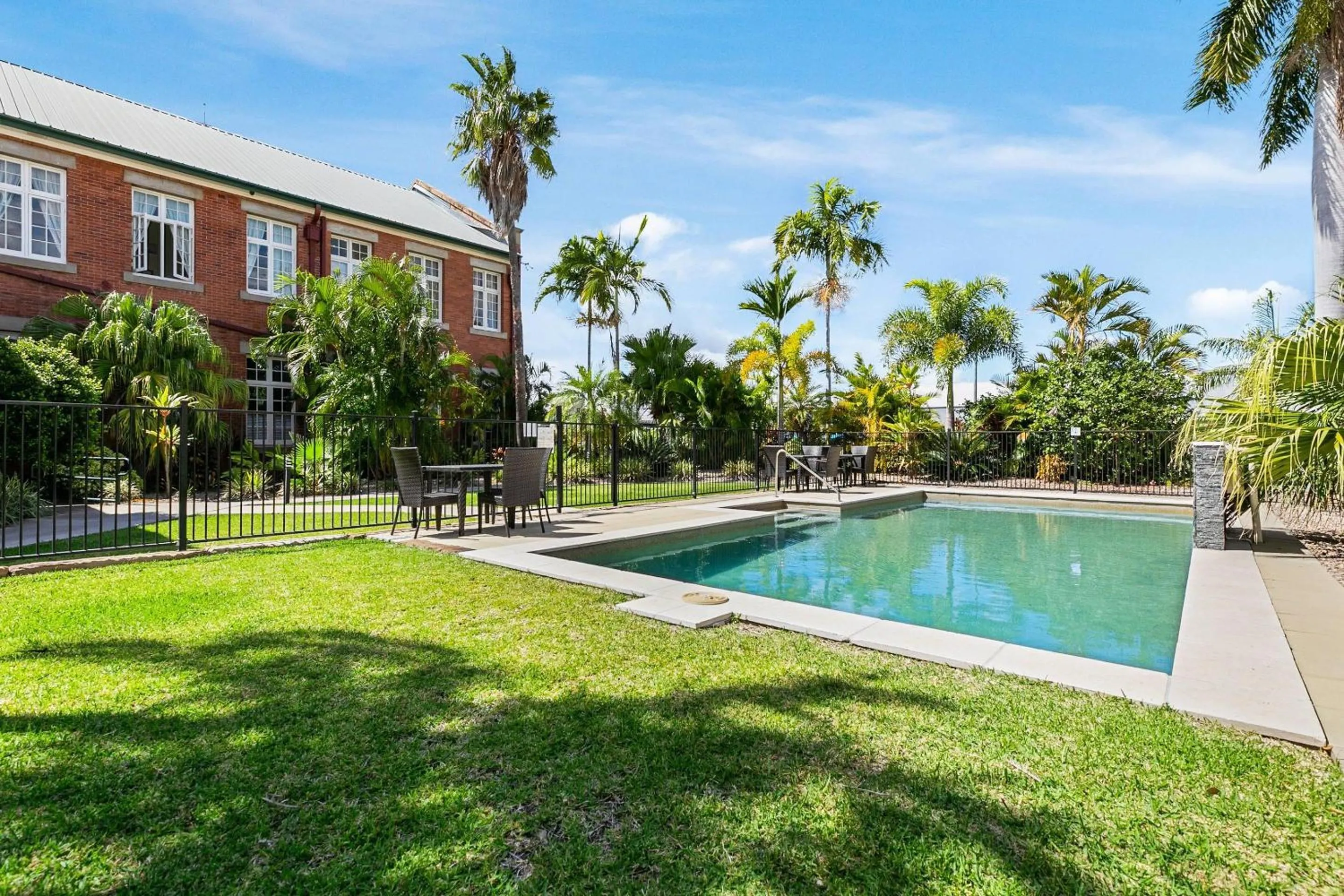 Swimming pool in Quality Hotel Regent Rockhampton