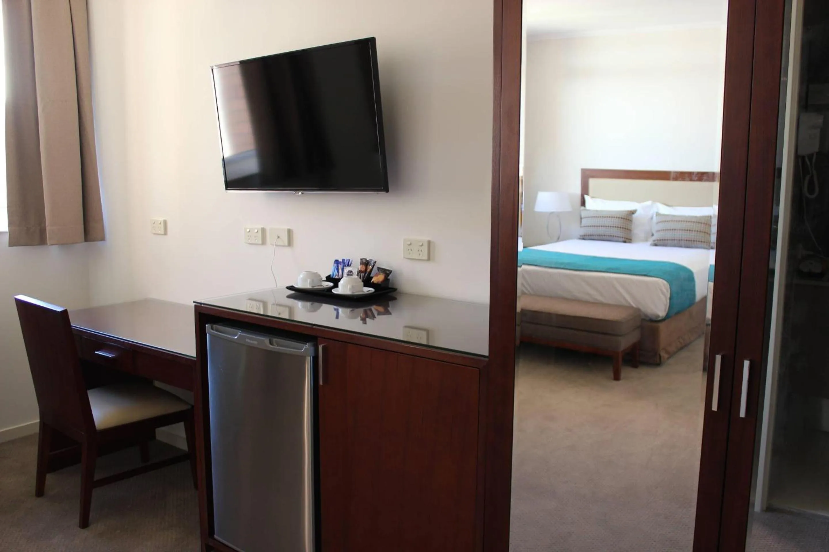 Bedroom, Bed in Quality Hotel Regent Rockhampton