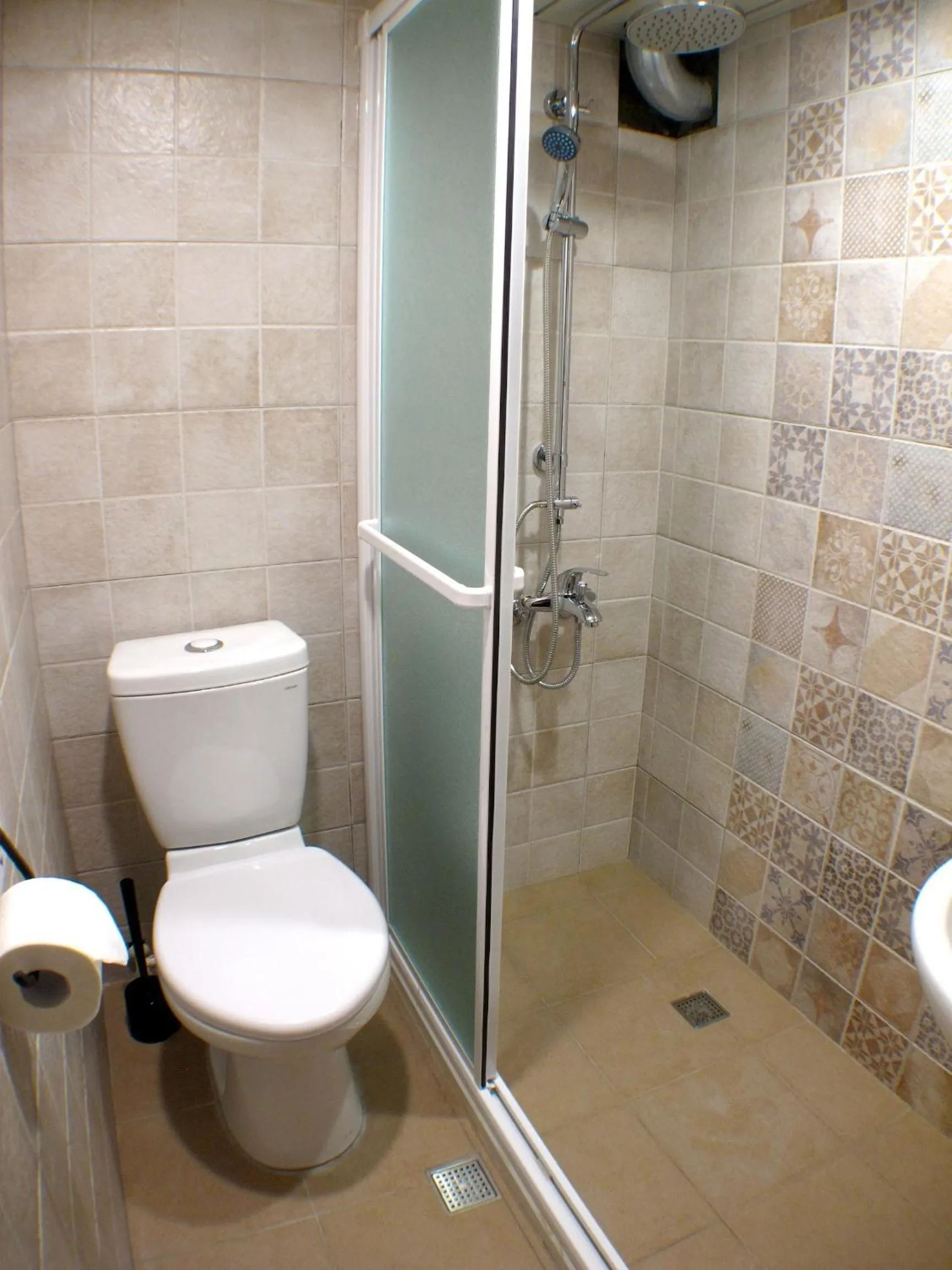 Bathroom in Formosa 101