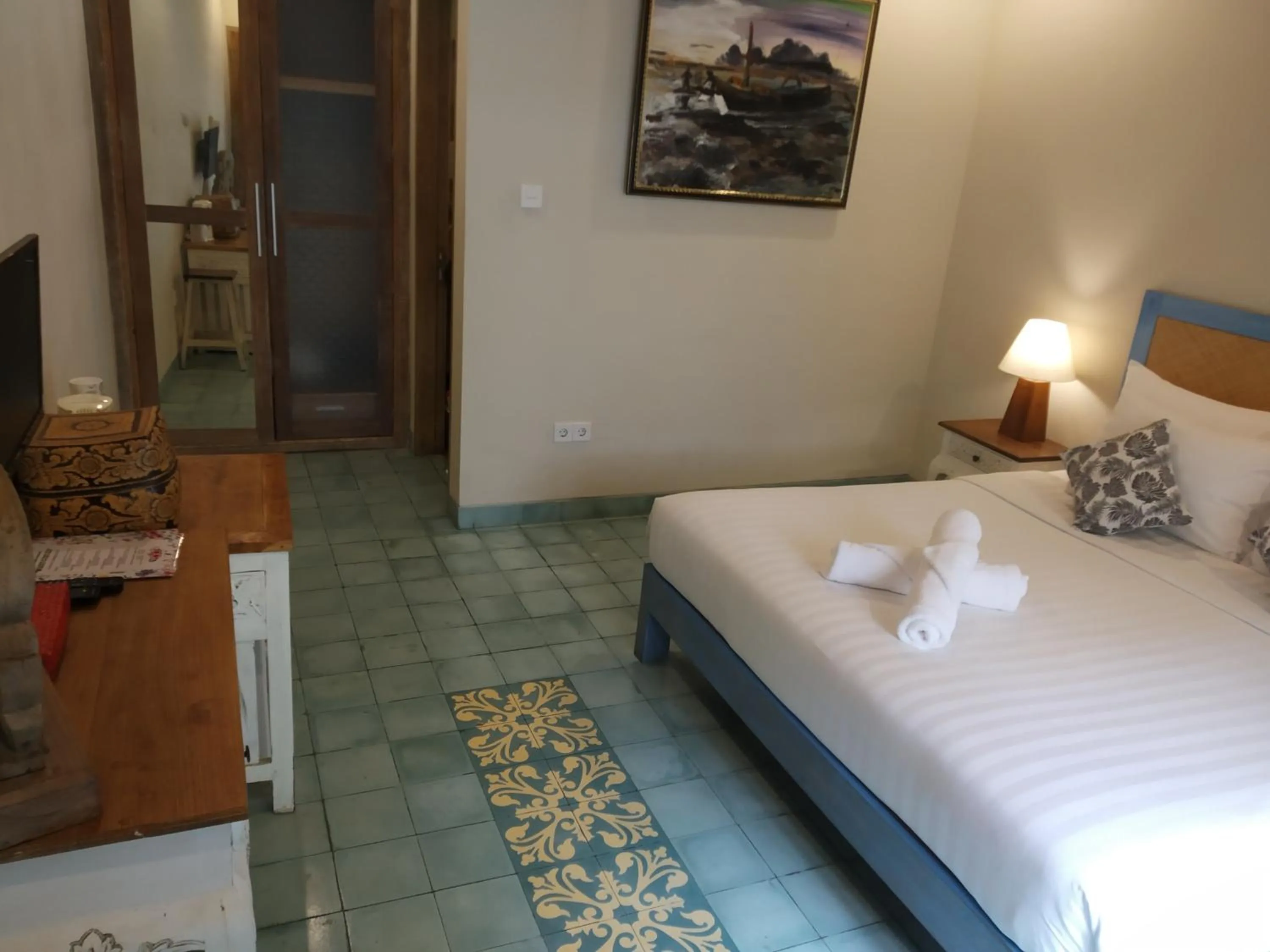 Photo of the whole room, Bed in Jukung Guest House