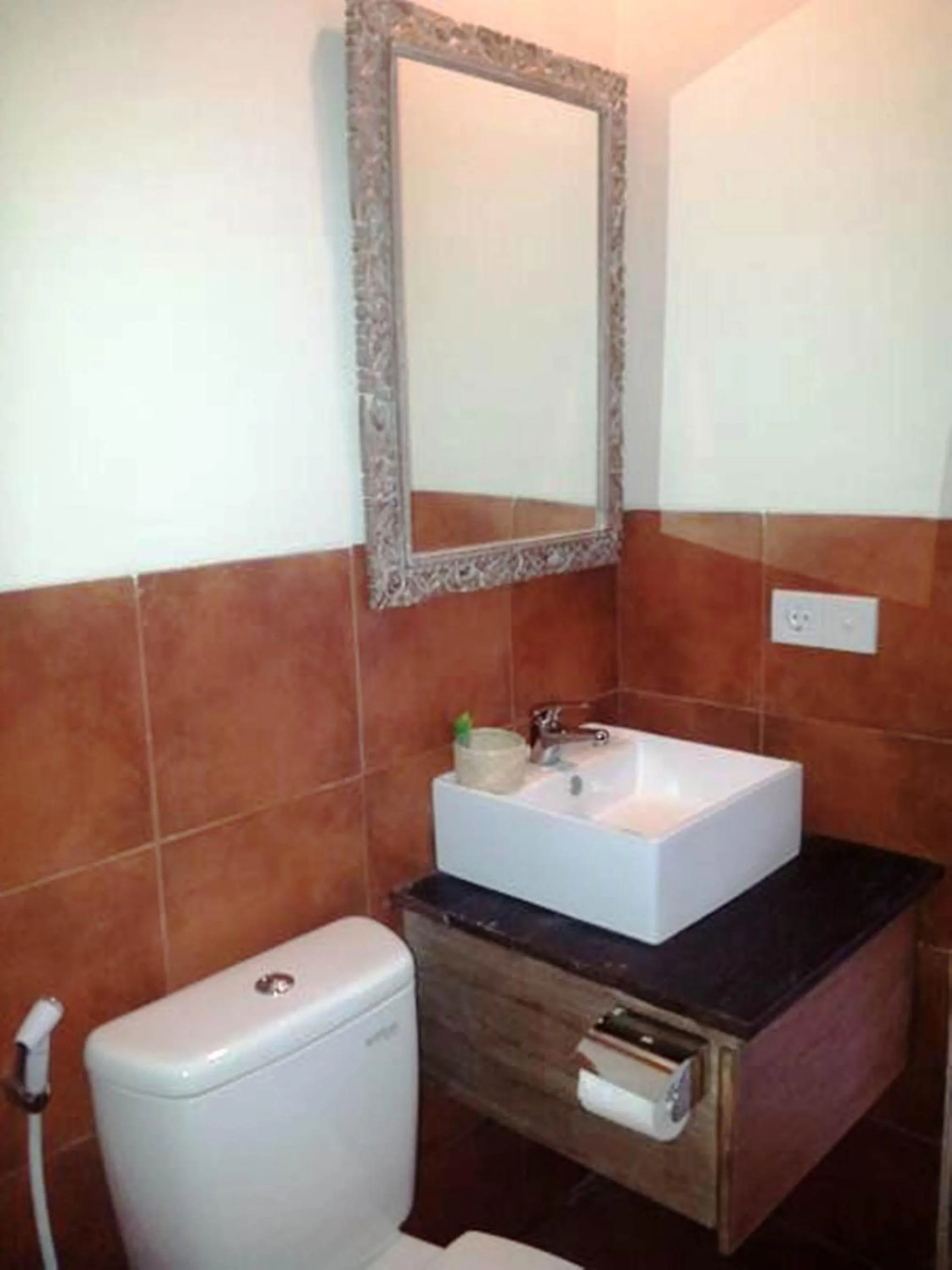 Bathroom in Jukung Guest House