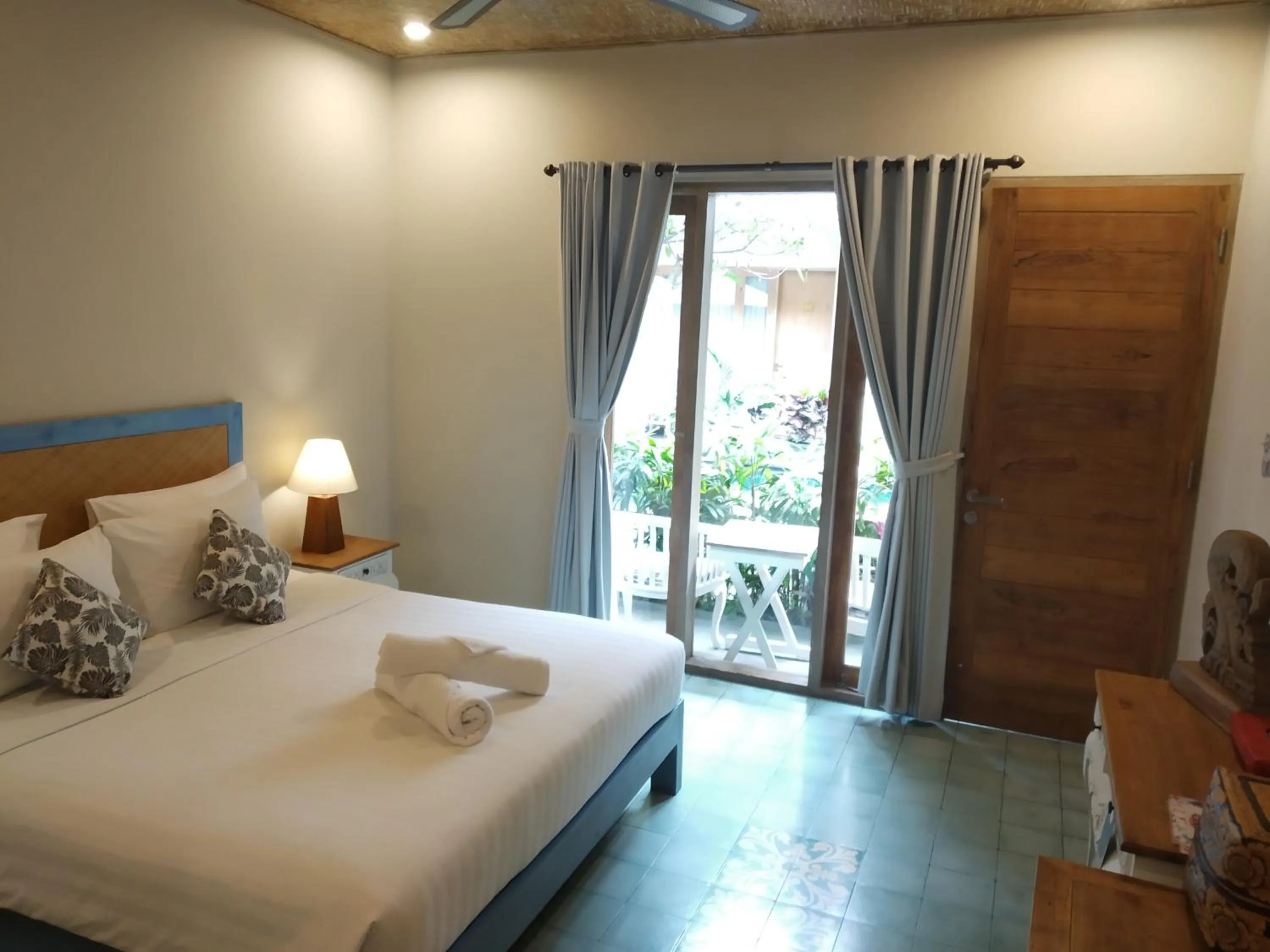 Photo of the whole room, Bed in Jukung Guest House