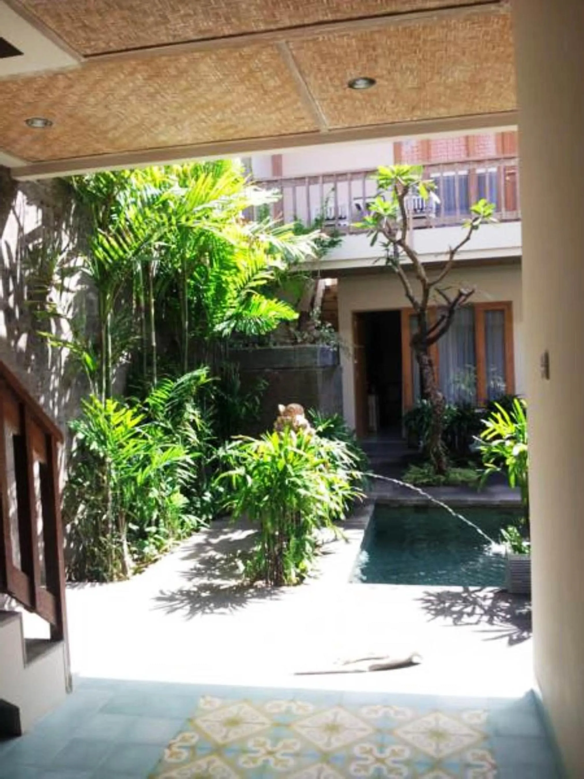 Swimming pool in Jukung Guest House