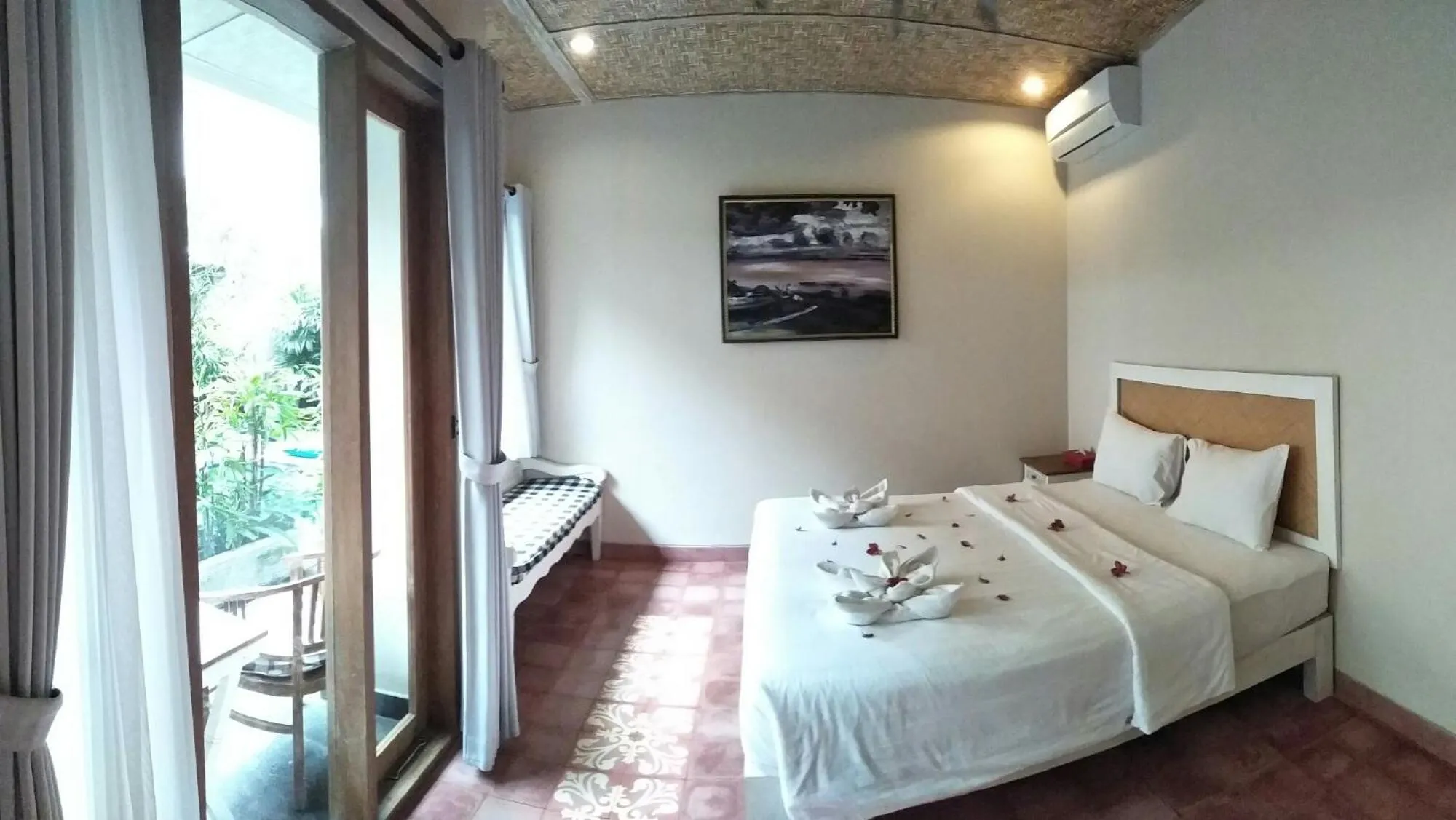 Bed in Jukung Guest House