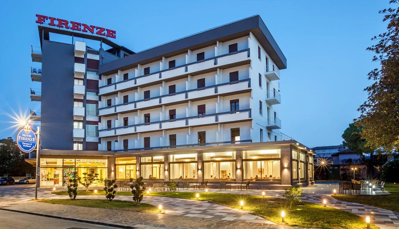 Property building in Hotel Firenze