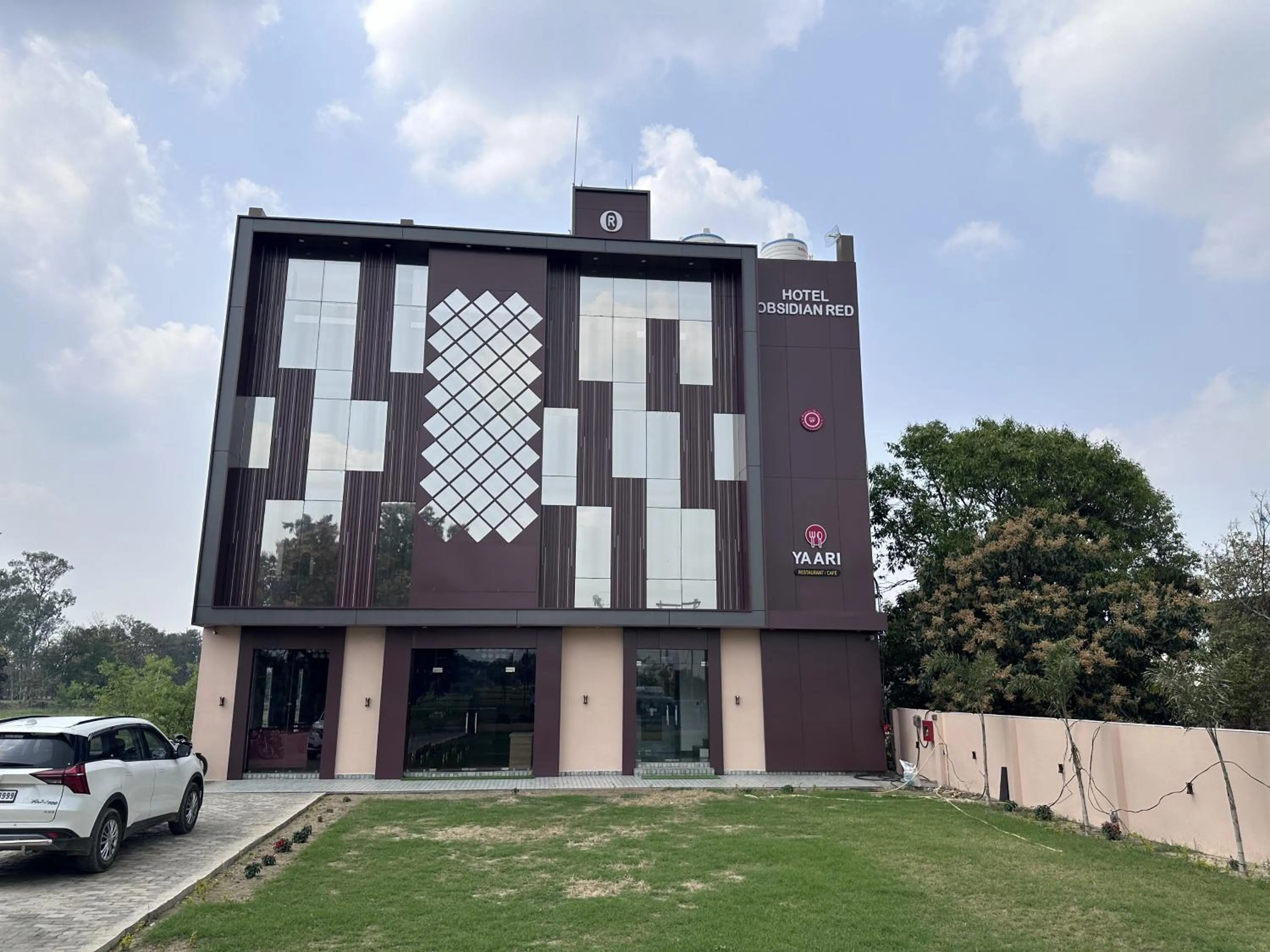 Property building in Hotel Obsidian Red