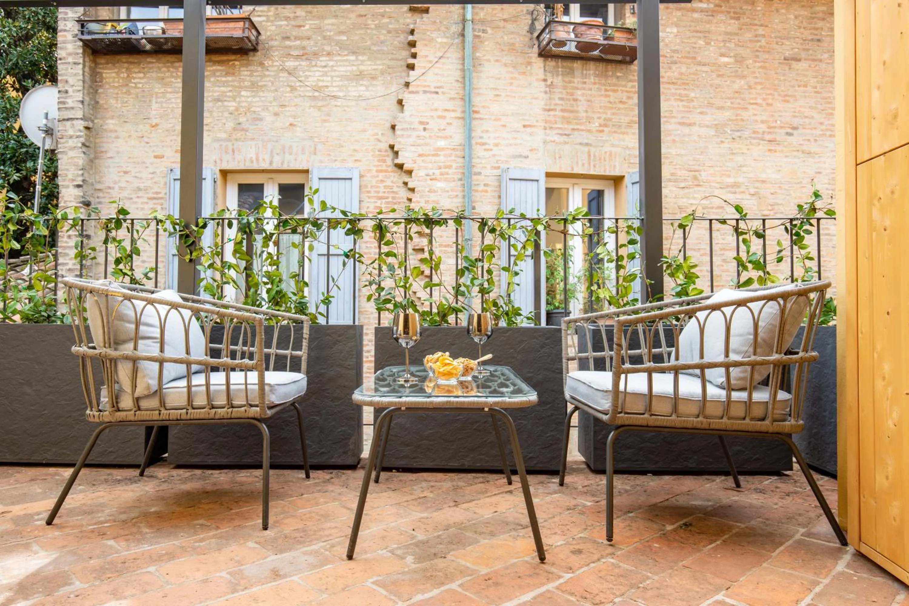 Balcony/Terrace in BolognaRoomscom - Falegnami Boutique