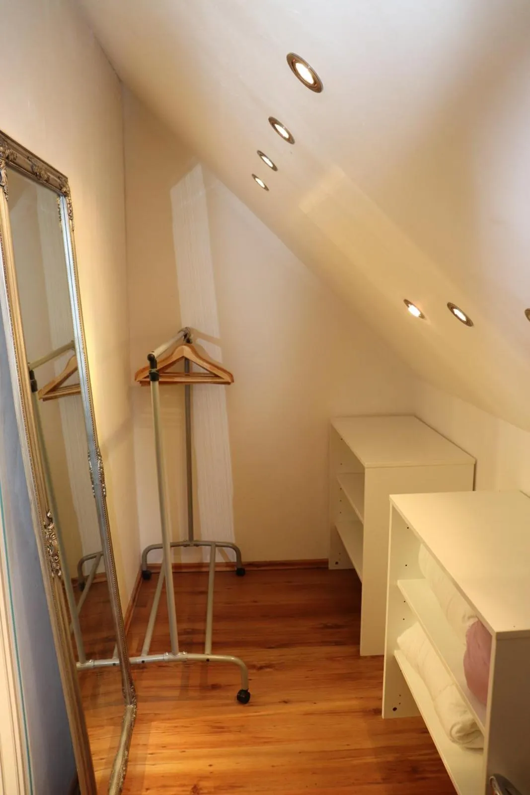 wardrobe in Pension und Apartment Landhaus Fricke