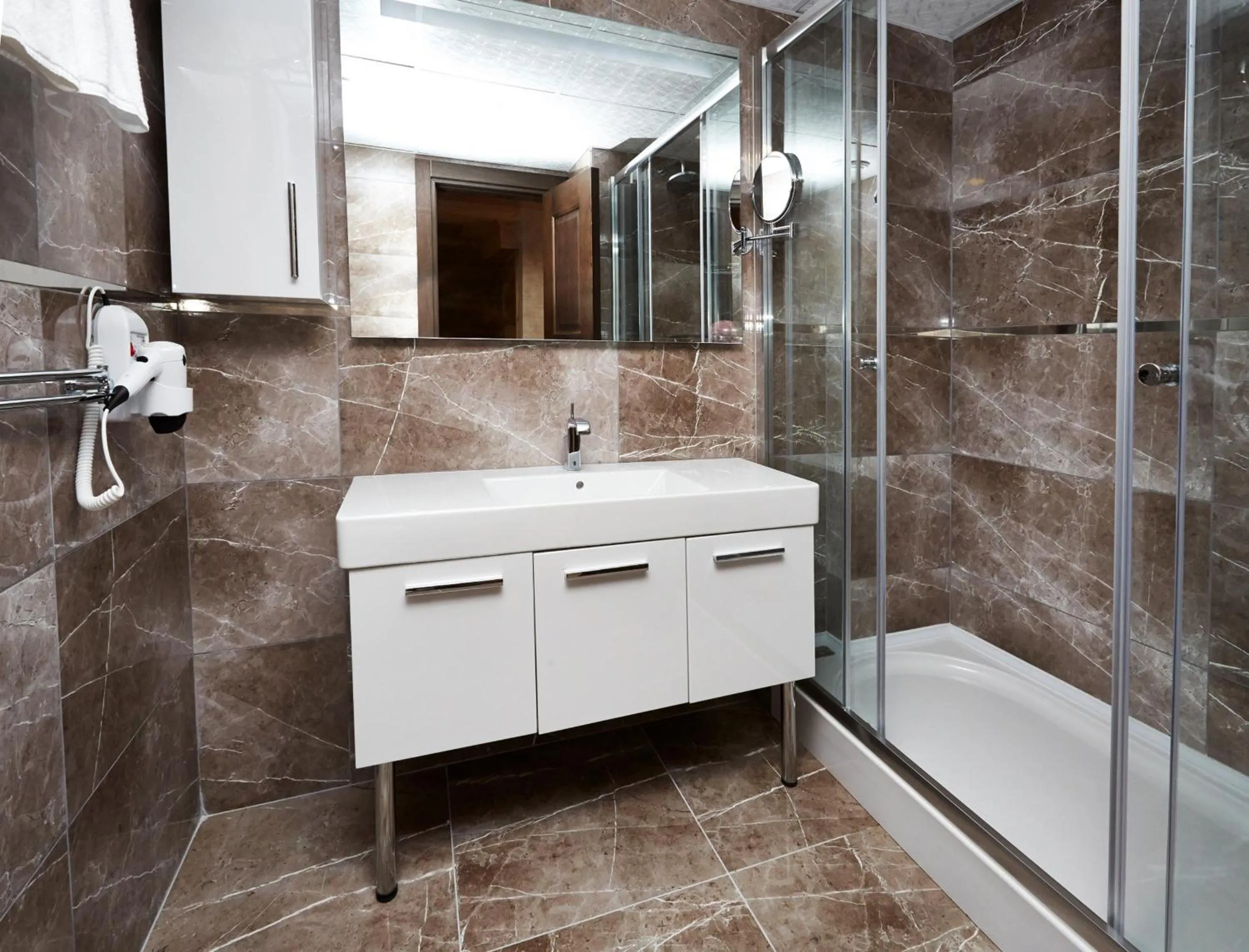 Shower in Royal Uzungol Hotel&Spa