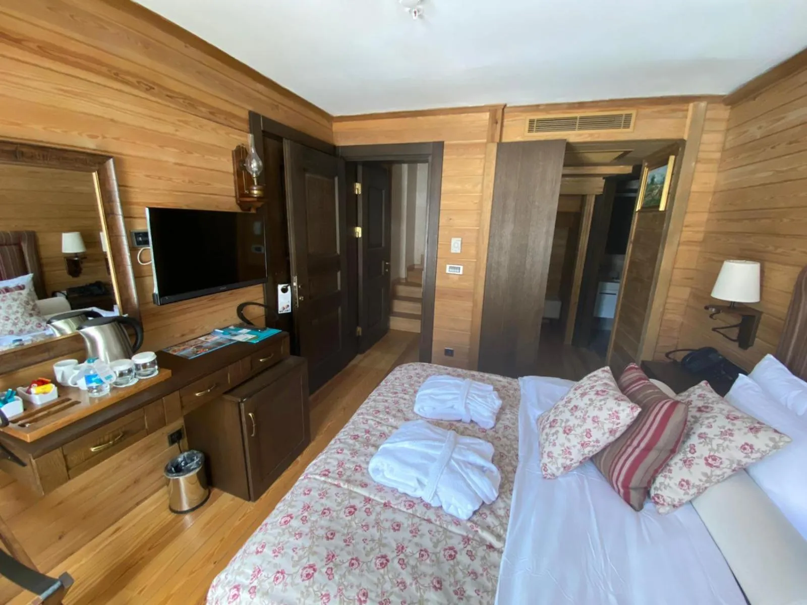 Photo of the whole room, Bed in Royal Uzungol Hotel&Spa