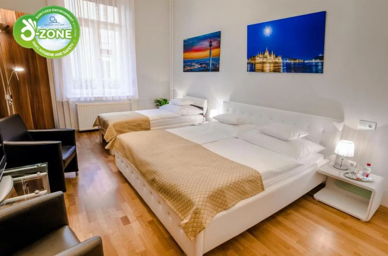 Bedroom, Bed in Anabelle Bed and Budapest