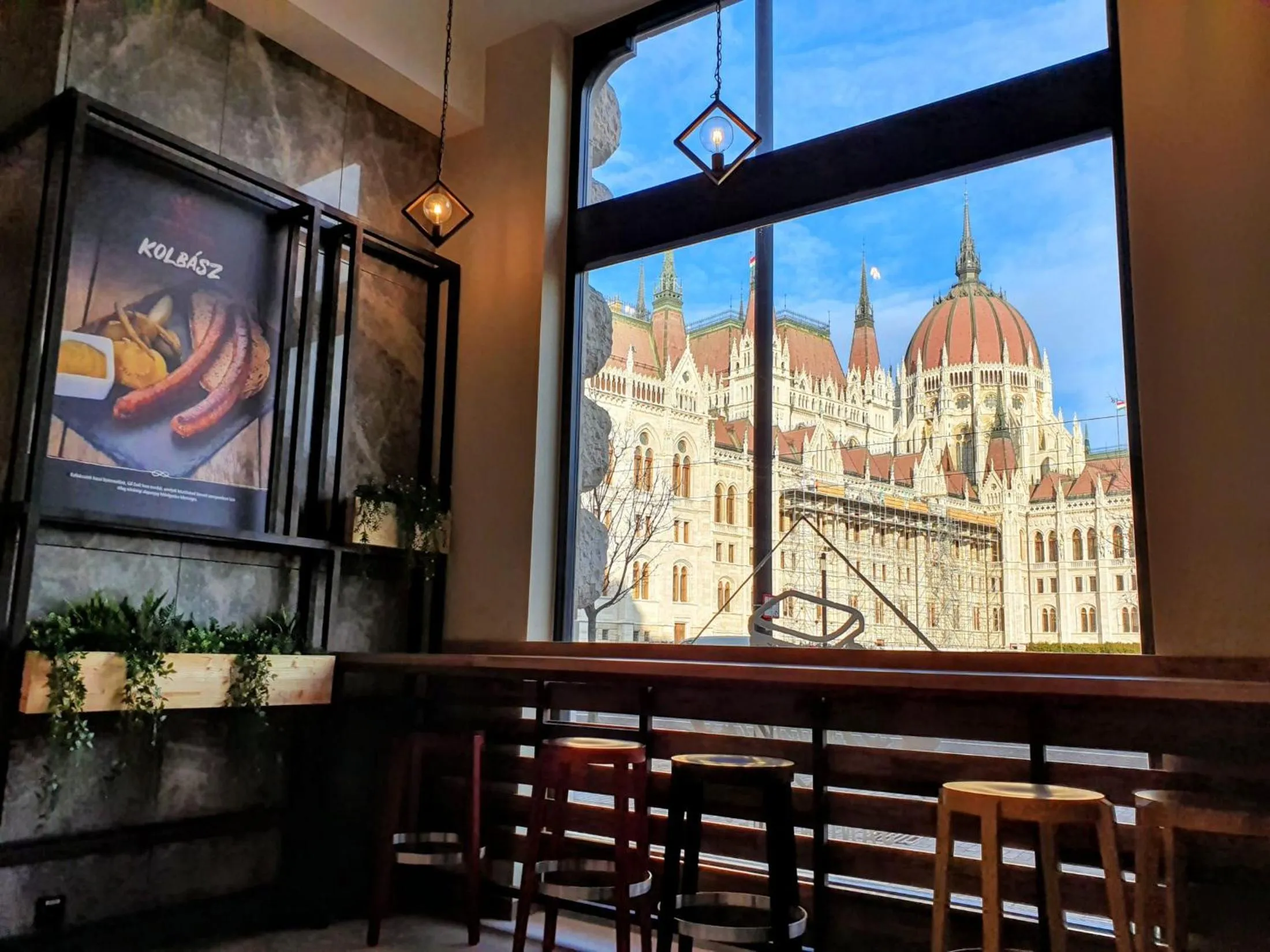 Restaurant/places to eat in Anabelle Bed and Budapest