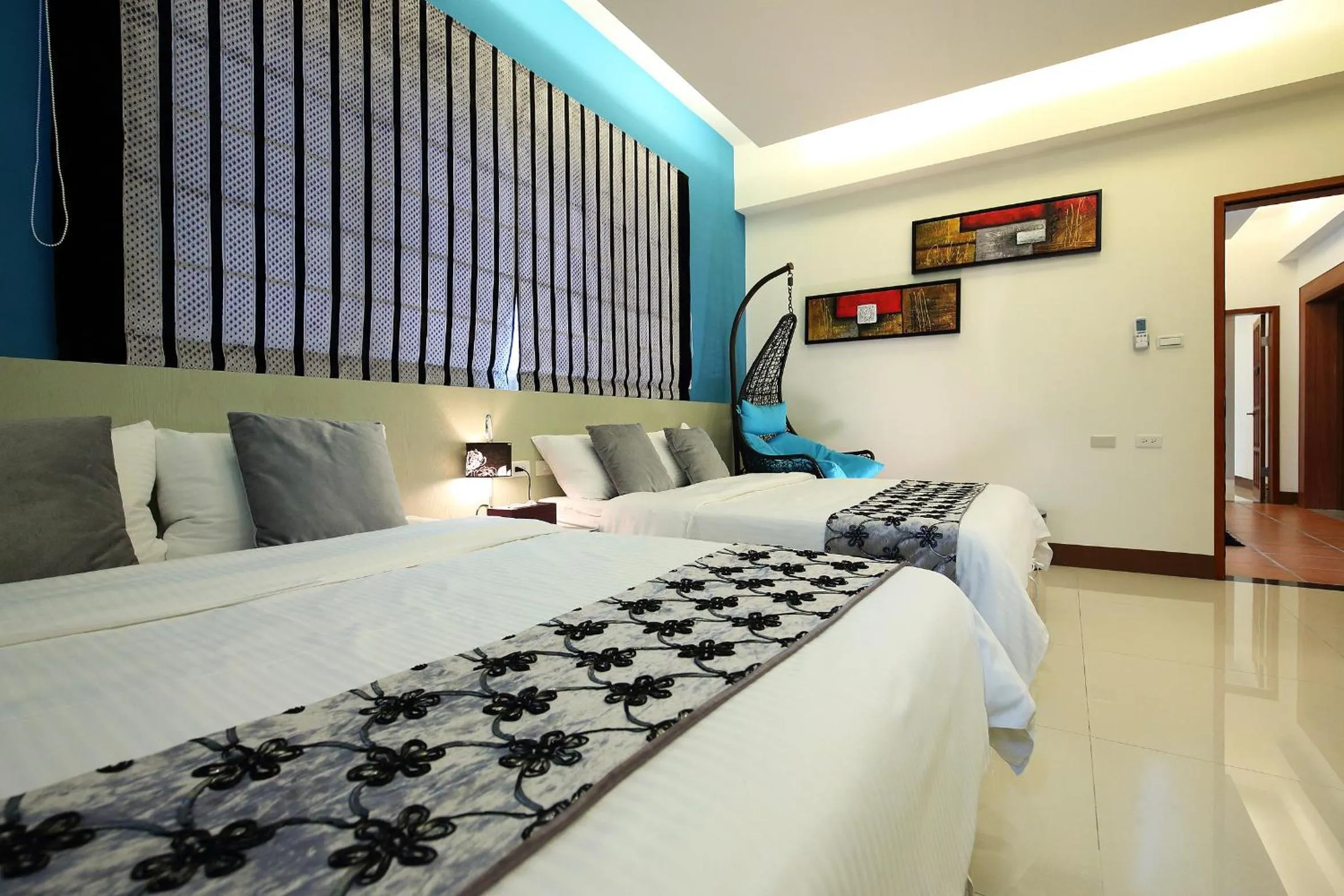 bunk bed in White Palace B&B