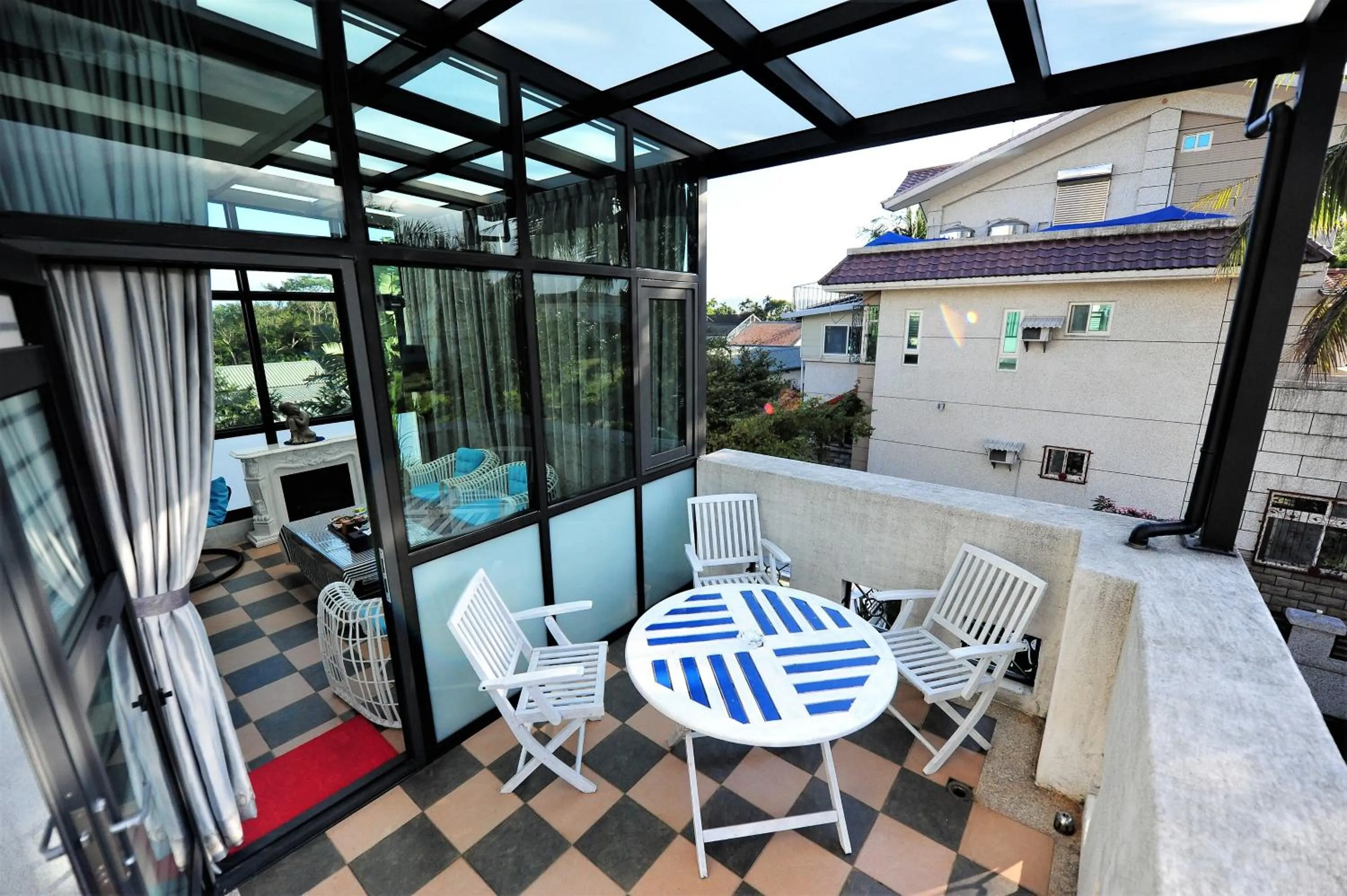 Patio in White Palace B&B