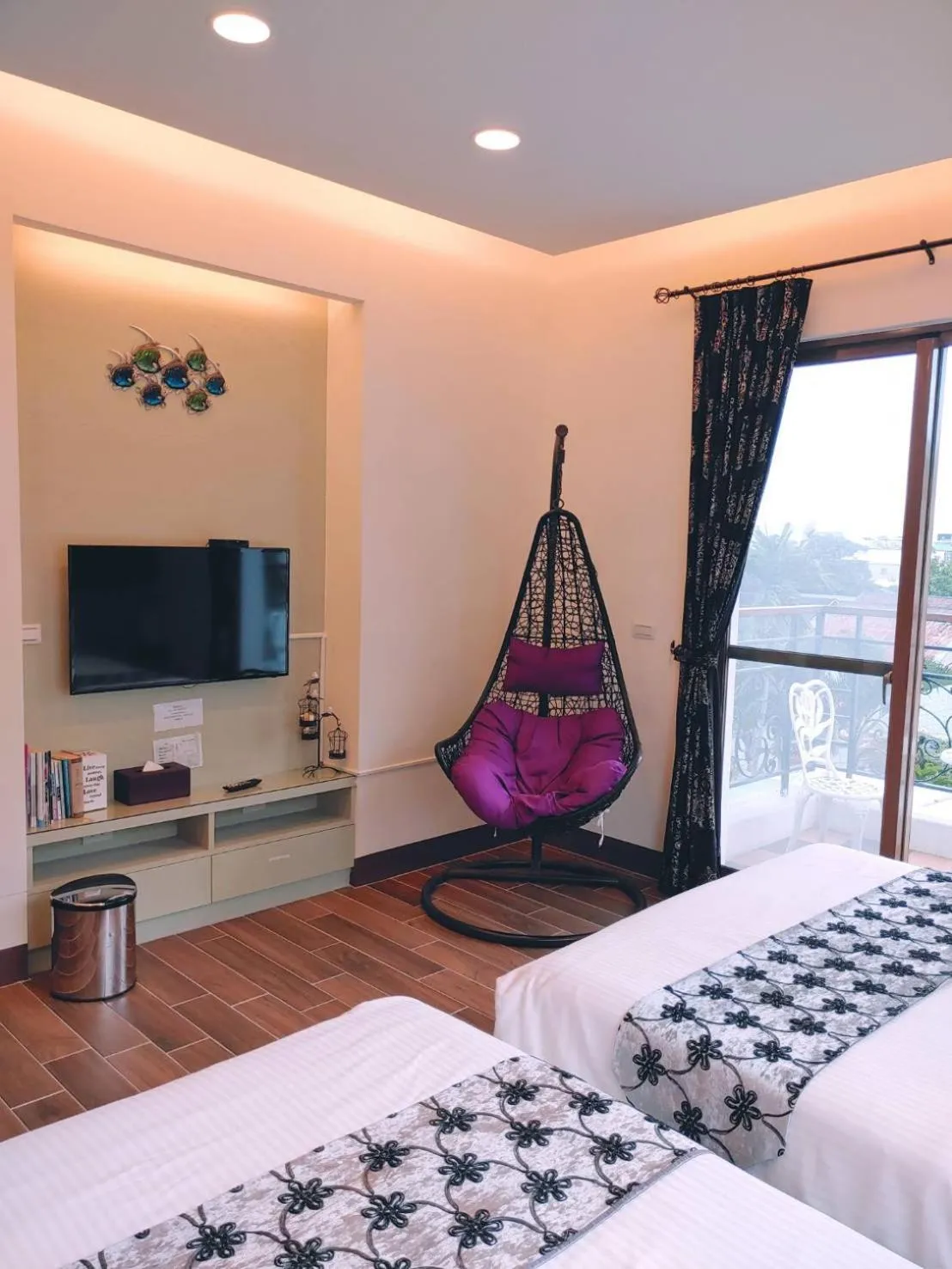 Communal lounge/ TV room in White Palace B&B