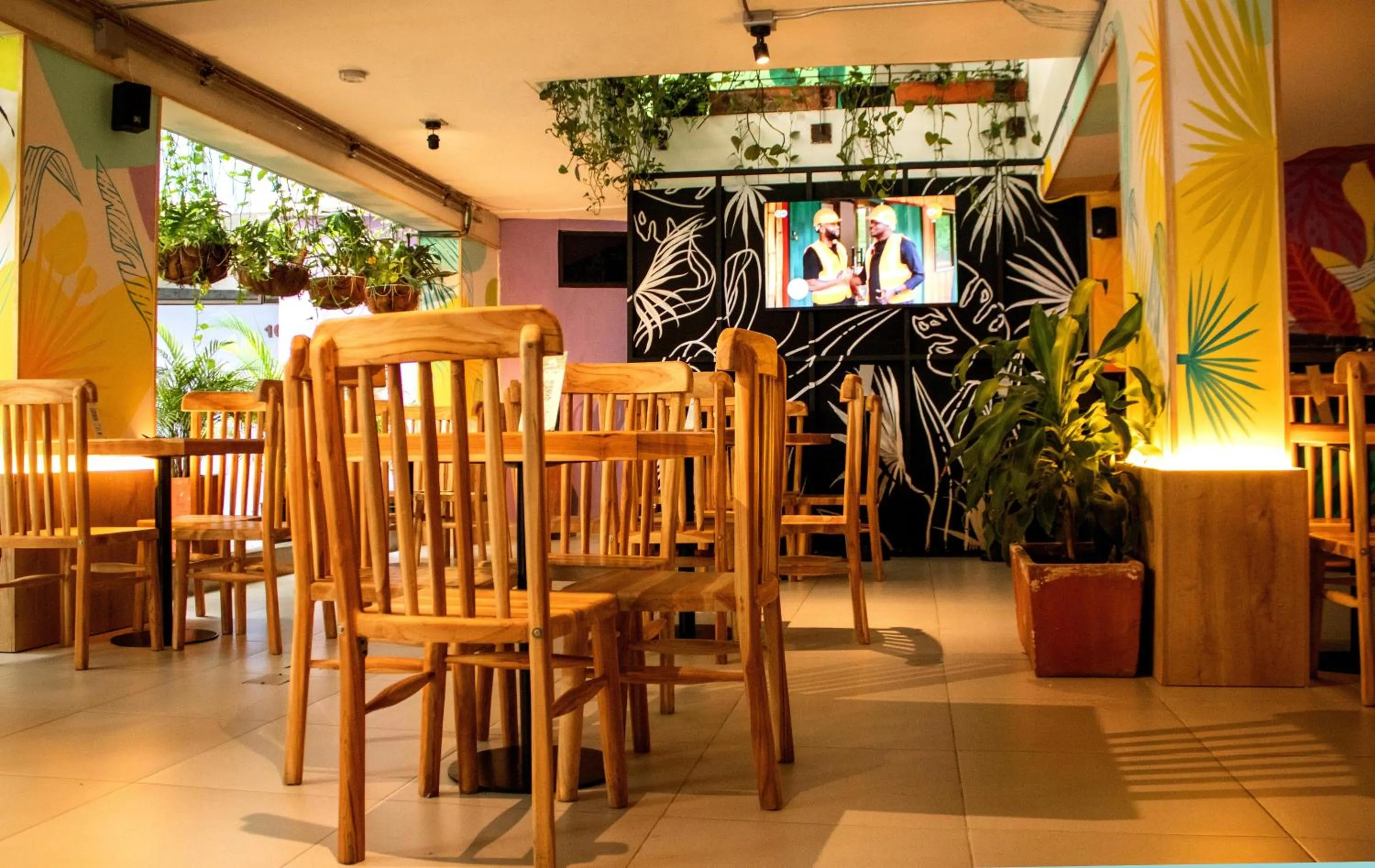 Restaurant/places to eat in Hotel Natural Medellin