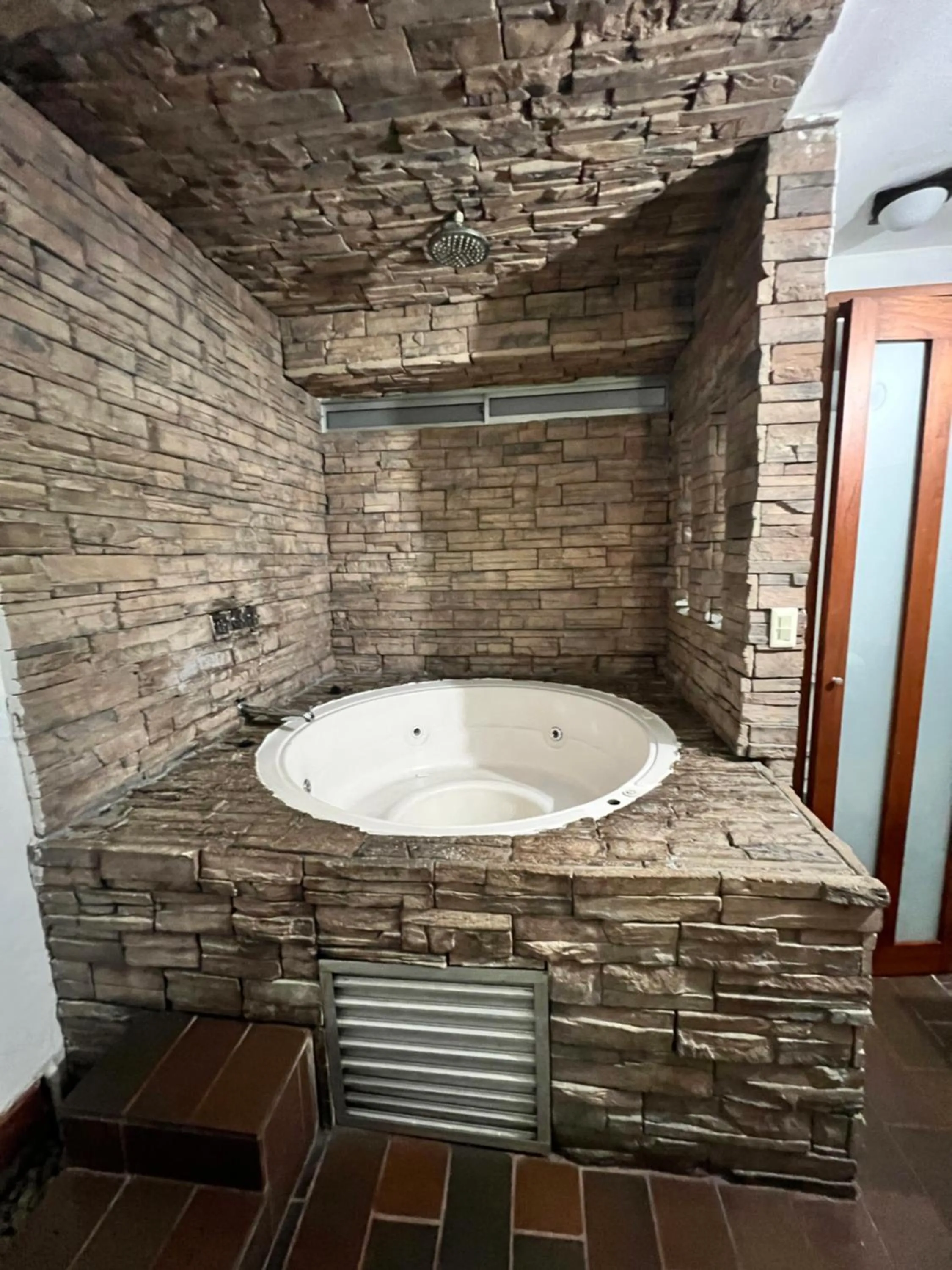 Bath in Hotel Natural Medellin