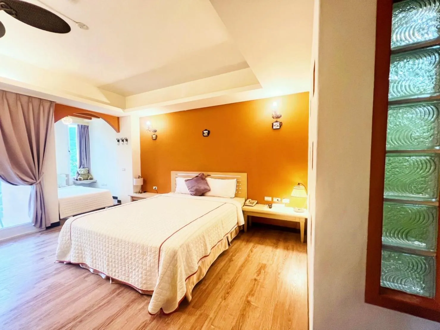 Decorative detail, Bed in 墾丁茉莉民宿