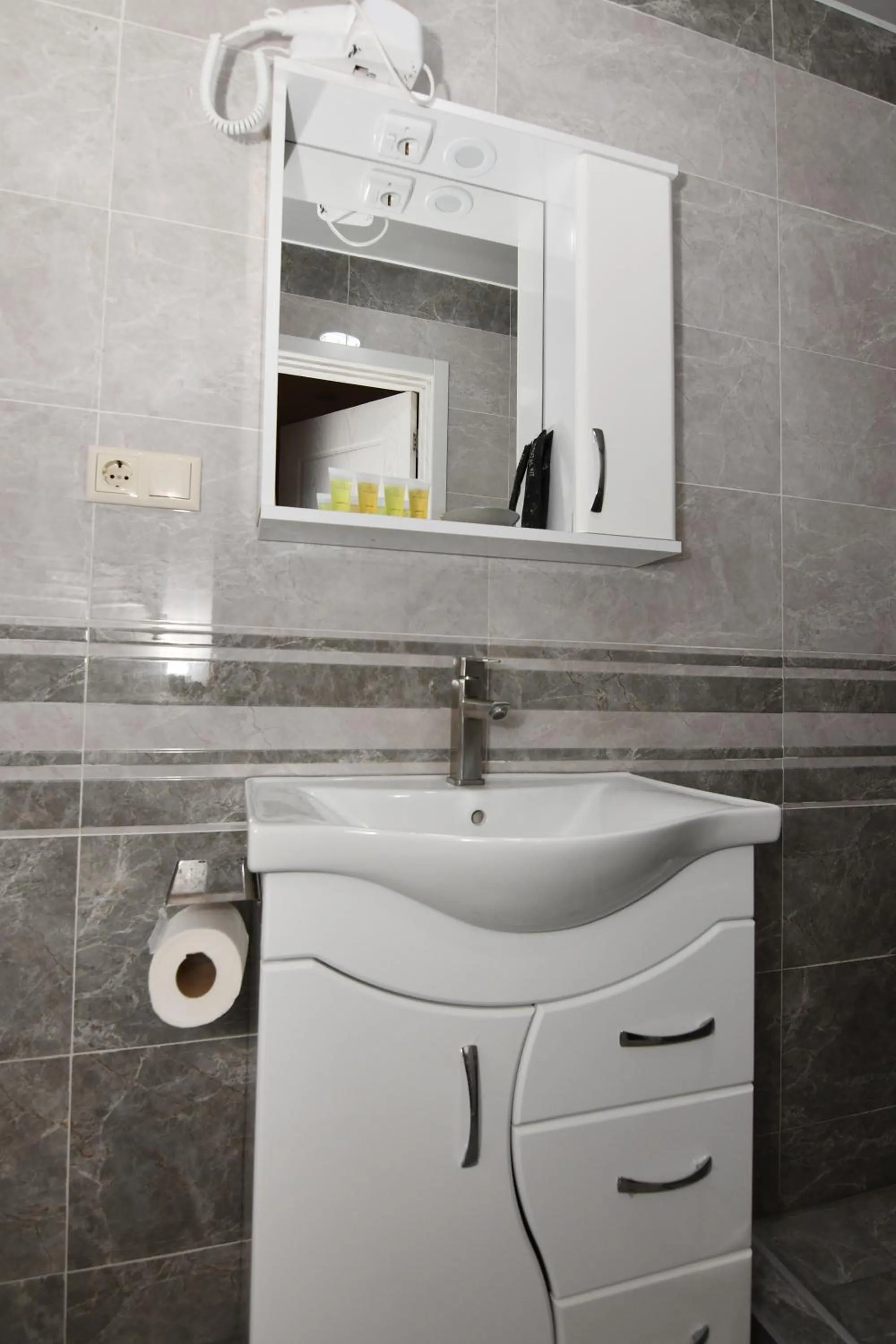 Bathroom in Astoria Hotel