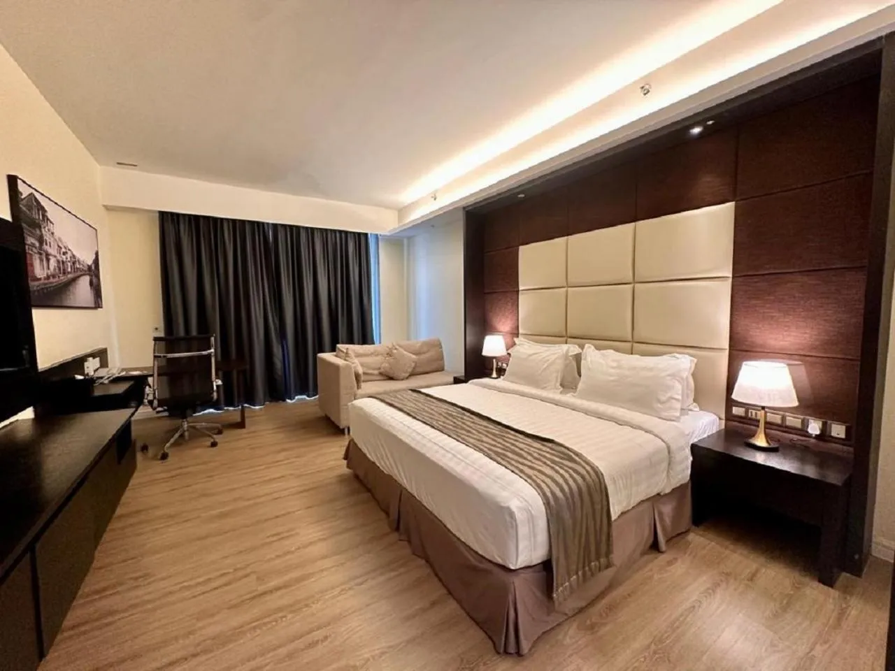 Guests, Bed in Swiss-Garden Hotel Melaka