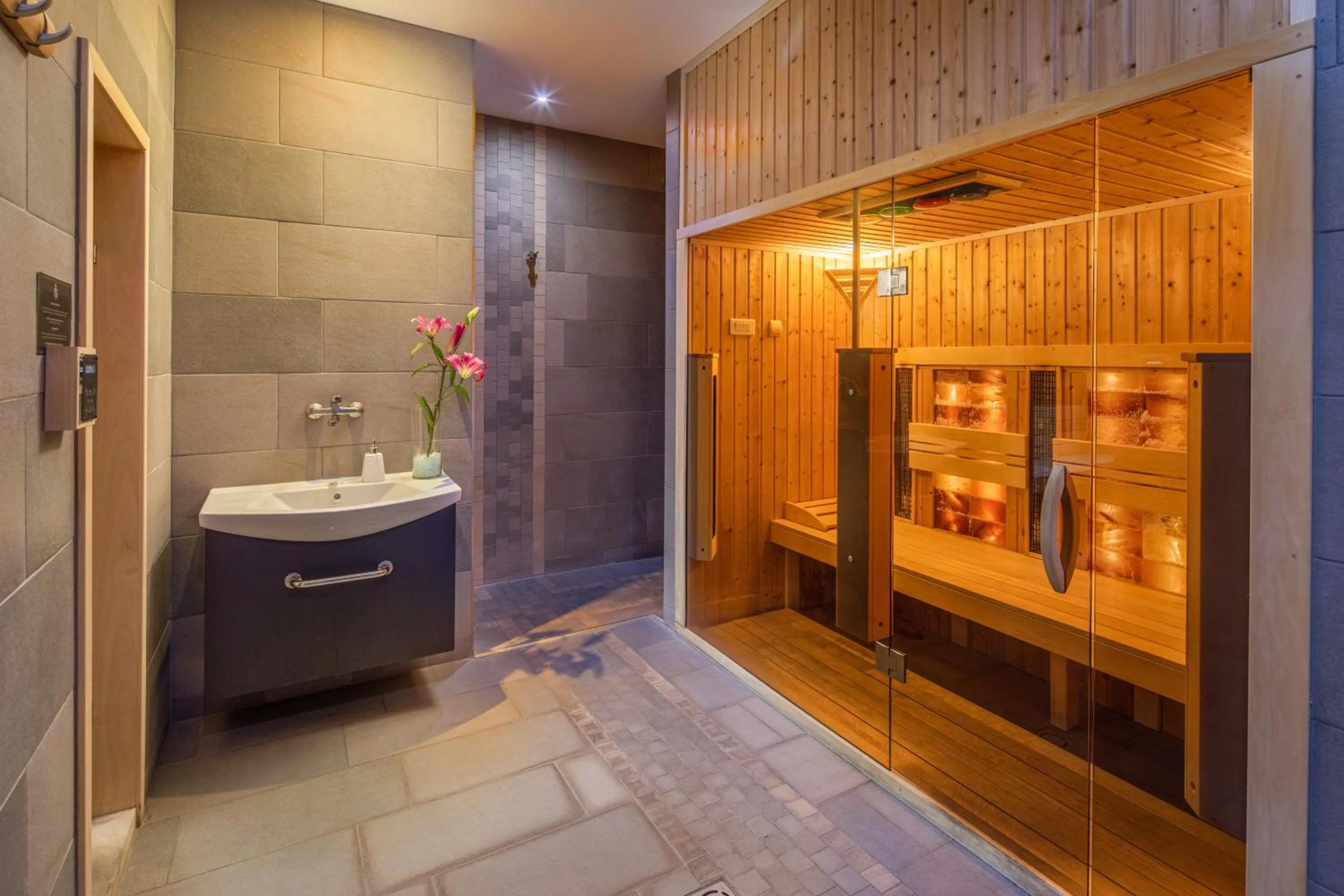 Sauna in Grand Hotel Glorius Makó