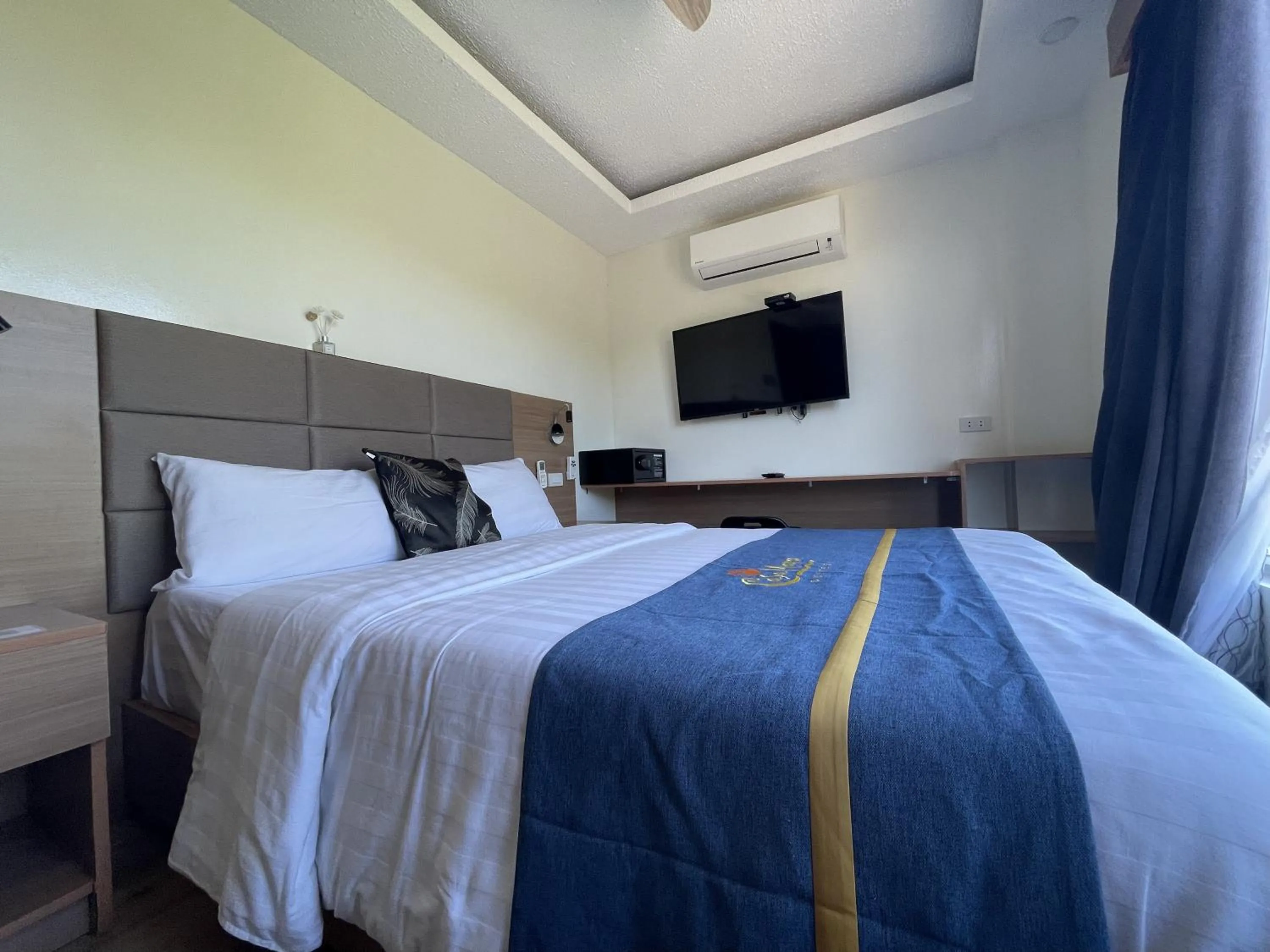 Bed in Casa Marco Suites Puerto Galera powered by Cocotel